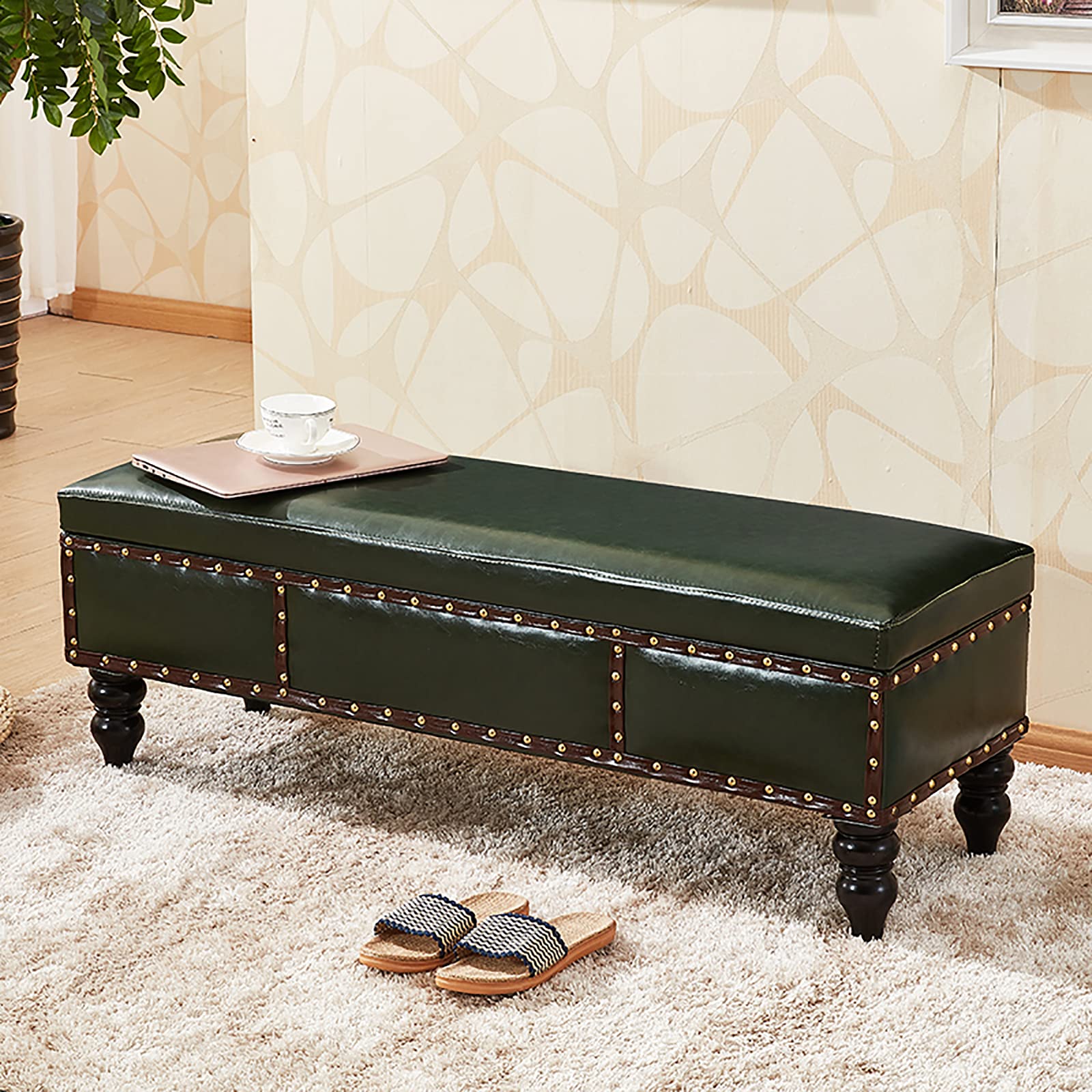 Banc de rangement rembourré offrant un grand coffre de stockage et un repose-pieds confortable