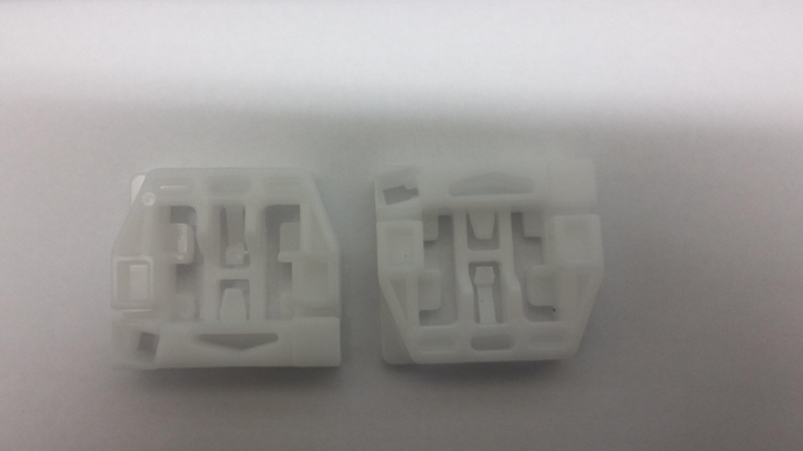 -Power Window Regulator plastic clips Quattroporte m139, RH, Right front left,rear right,rear left fit same any door this pair 03-11
