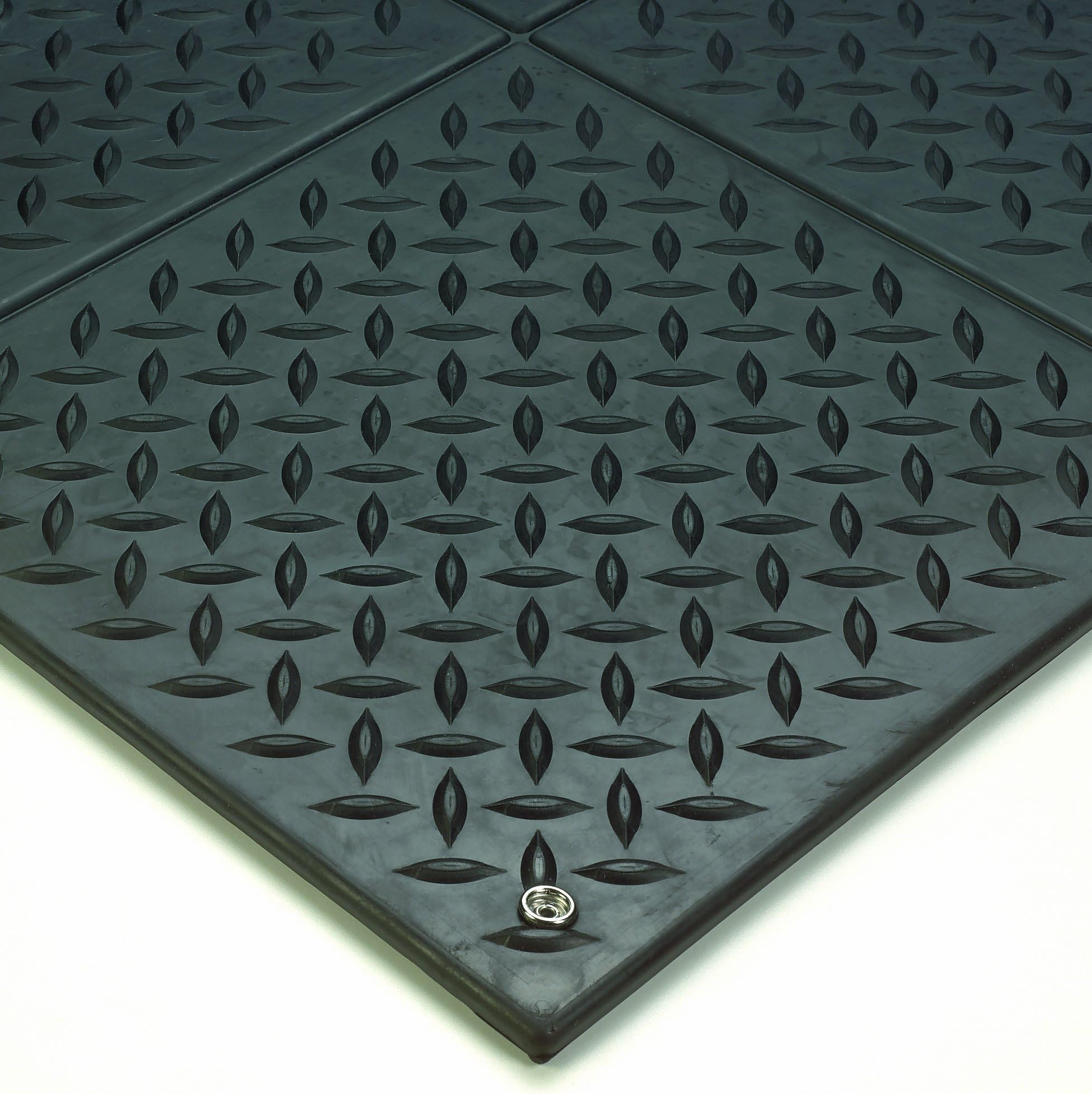 Wearwell Natural Rubber 788 Modular Diamond-Plate Conductive ESD Mat, for Electronic and High-Voltage Apparatus , 3' Width x 3' Length x 1/2" Thickness, Black