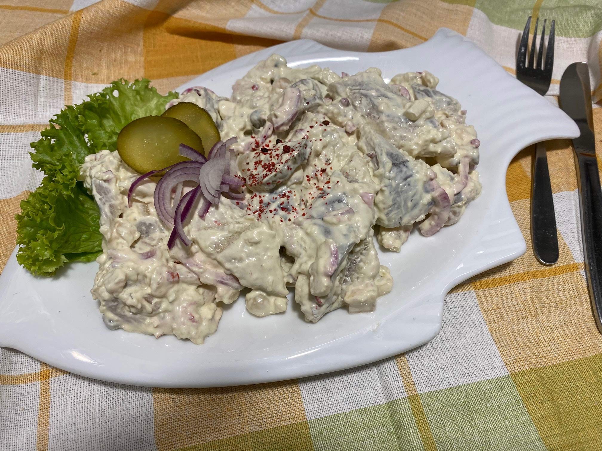 GreetFish Greetsieler Heringstopf, Bismarckhering in Stücken, Joghurt-Senfsauce, Kapern, GewürzGurke, 1000g