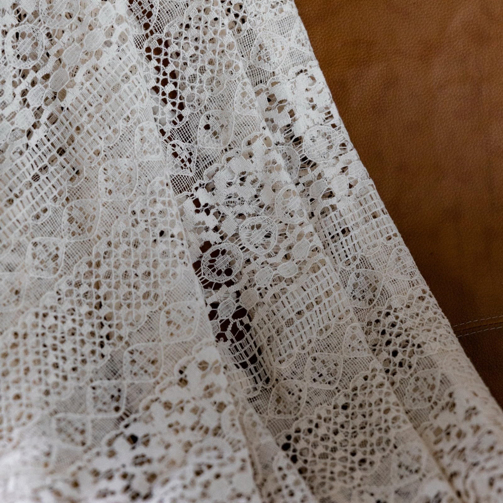 A.Monamour Rideau Voilage Passe Tringle Semi Transparent Dentelle Brodée Rural Boho Bohème Décoration Fenêtre Court Rideau de Porte avec Glands à Pompons pour Salon Chambre Cuisine, 1 Panneau, Beige