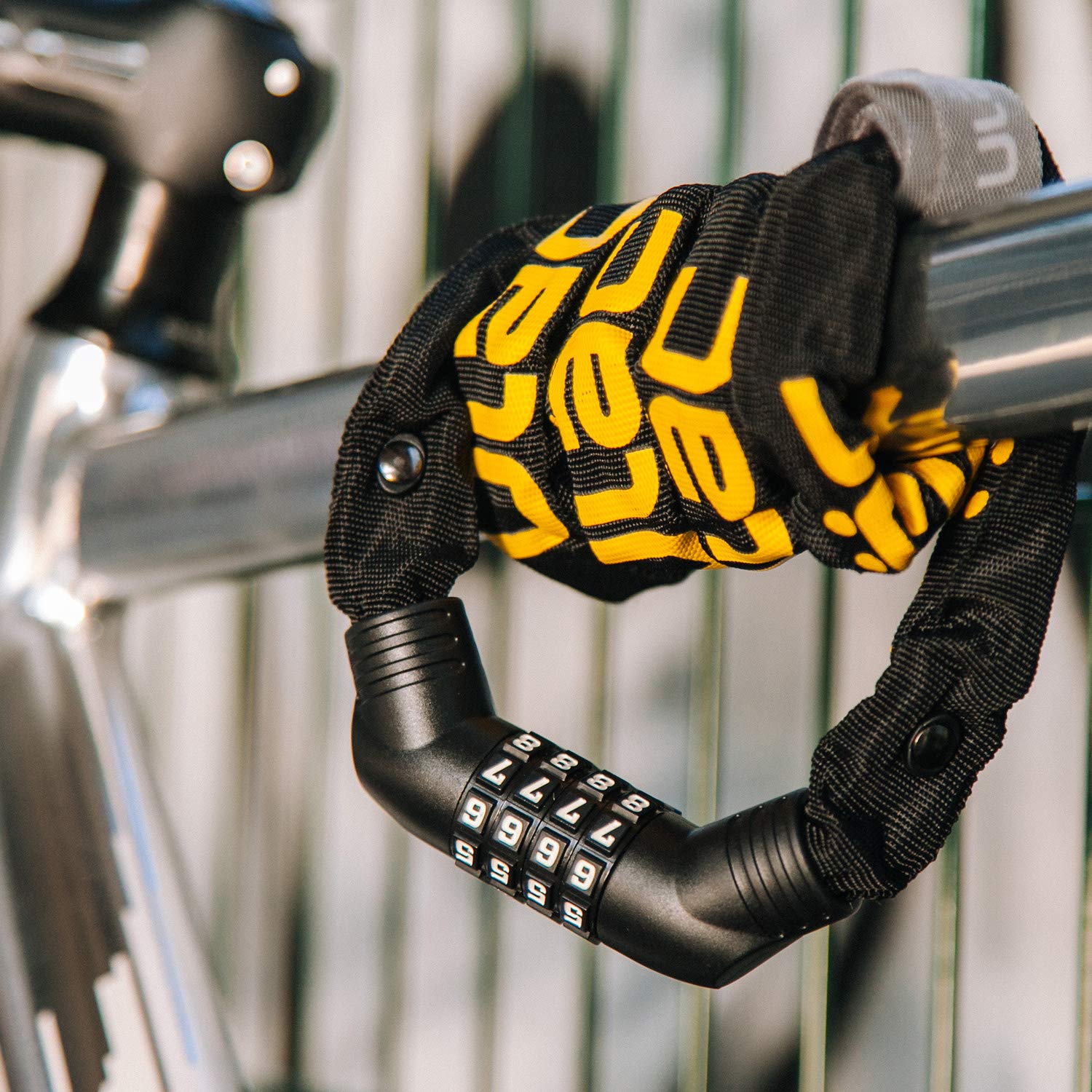 Antivol Vélo Sécurité Trottinette Moto Fermeture à Combinaison Réinitialisable Chaîne 5mm Acier Revêtement Nylon 100cm Léger Transportable Anti-Vol Moderne Résistant Urbain Pratique