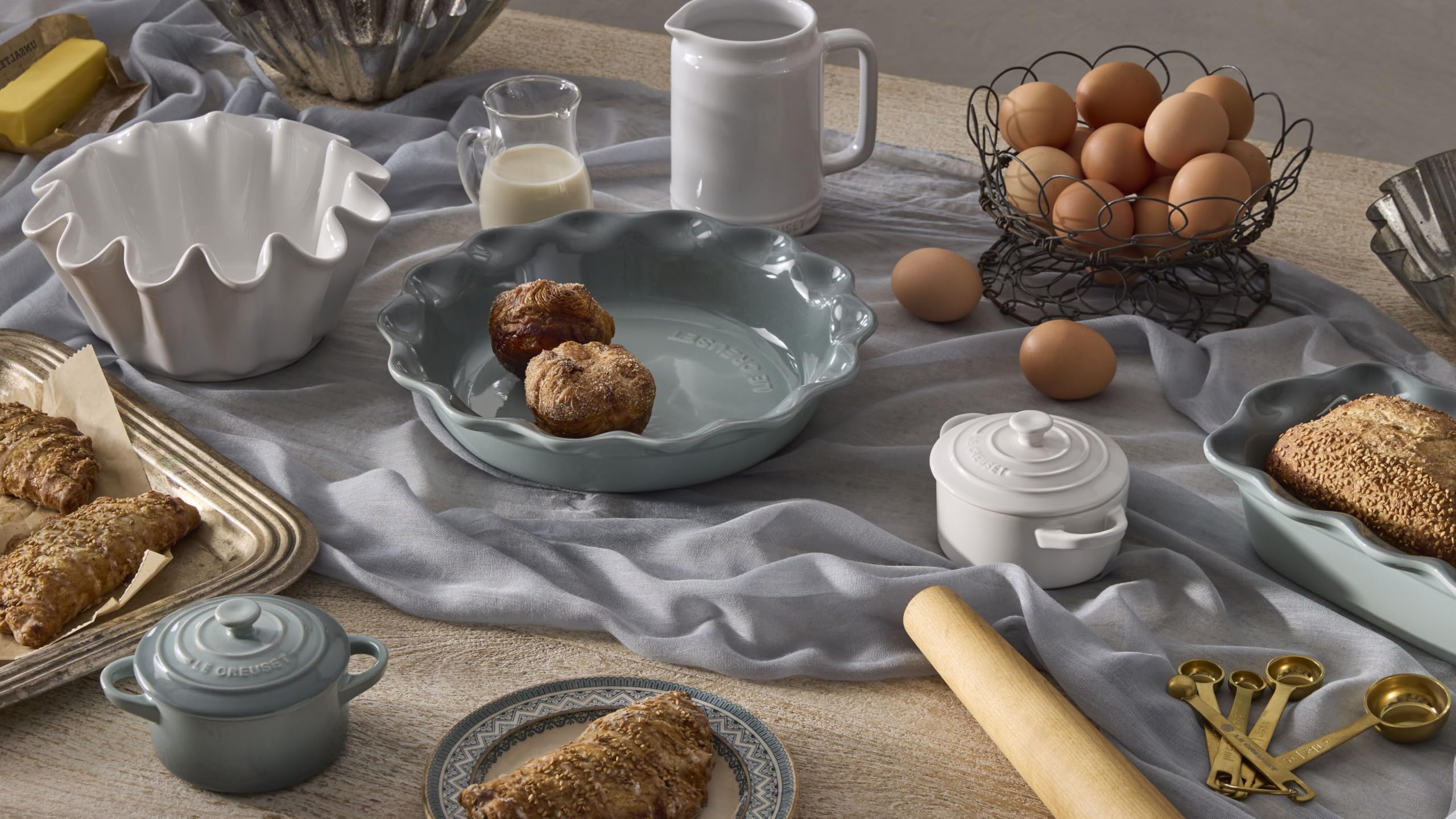Le Creuset Plato para tartas de gres, 9 pulgadas, sal marina