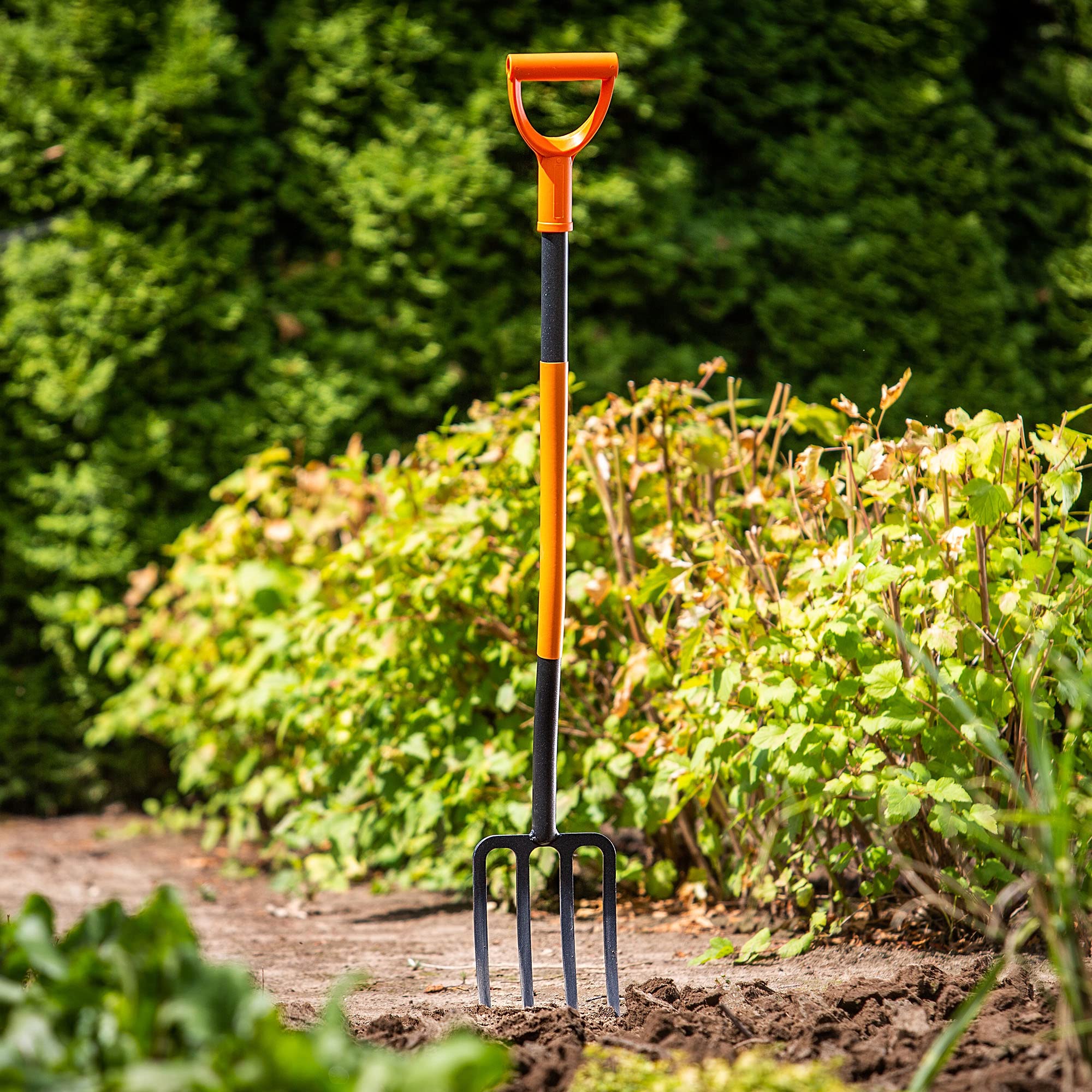 KADAX Fourche à Bêcher d'une Tête en Acier Trempé au Carbone, Outil de Jardin avec Manche Long et Poignée en Forme D, Fourche de Jardinage (4 Dents)