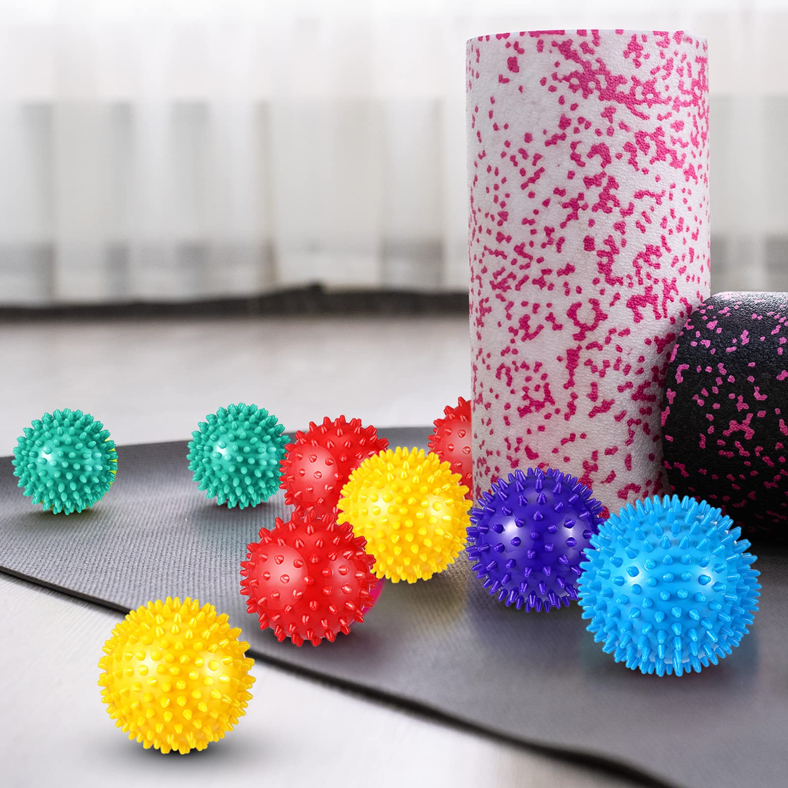 Honoson 15 Stück Massageball Set Igelbälle Faszienball Noppenbälle für Selbstmassage Akupressur Kugeln Massagebälle mit Noppen für Rücken Beine Füße Hände, 5 Größe und Farben (Helle Farbe)