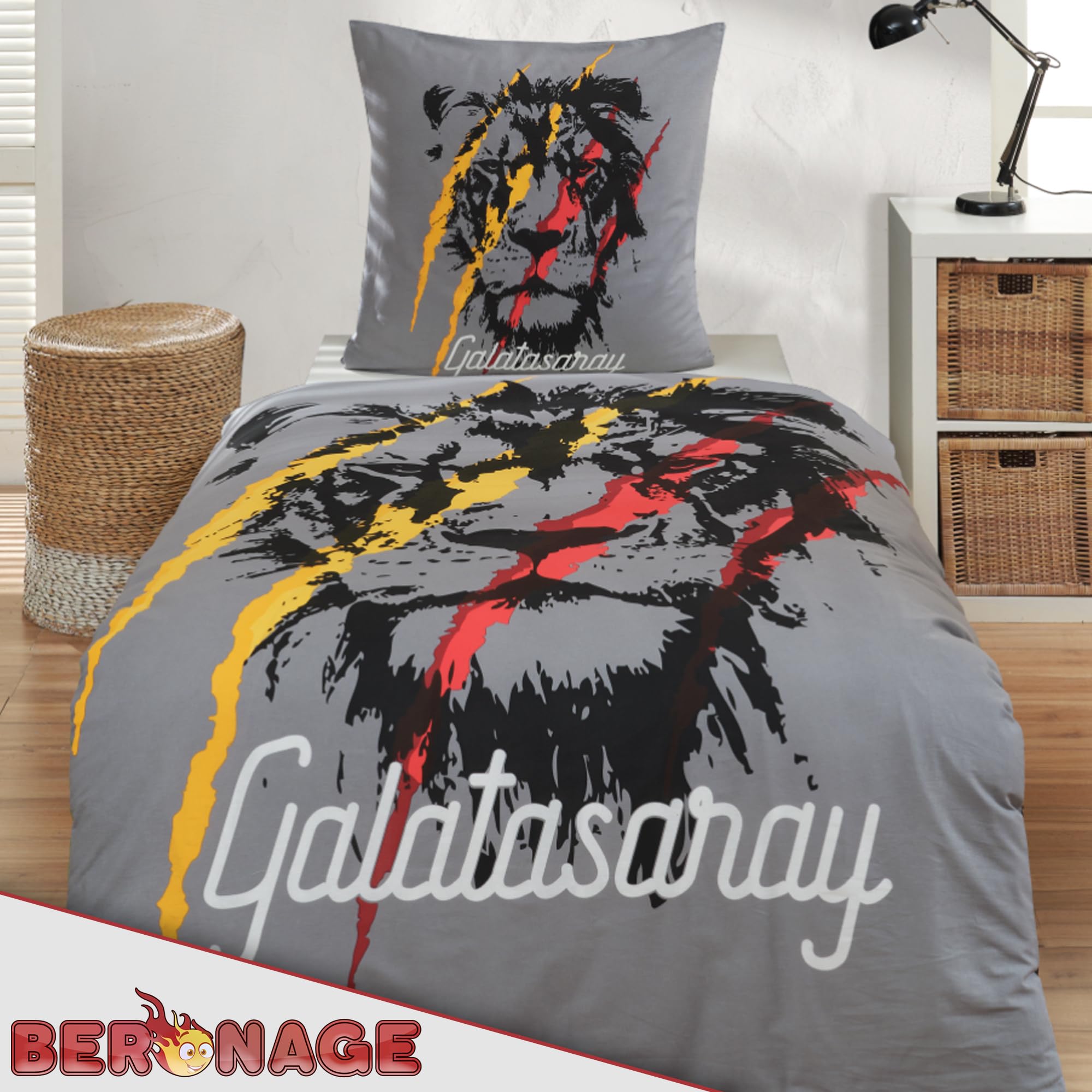 BERONAGE Galatasaray - Ropa de cama de Estambul RAMS Park 135 x 200 cm + 80 x 80 cm, 100 % algodón, calidad de fútbol, estadio GS Aslan Cim Bom, reversible, con cremallera, tamaño alemán