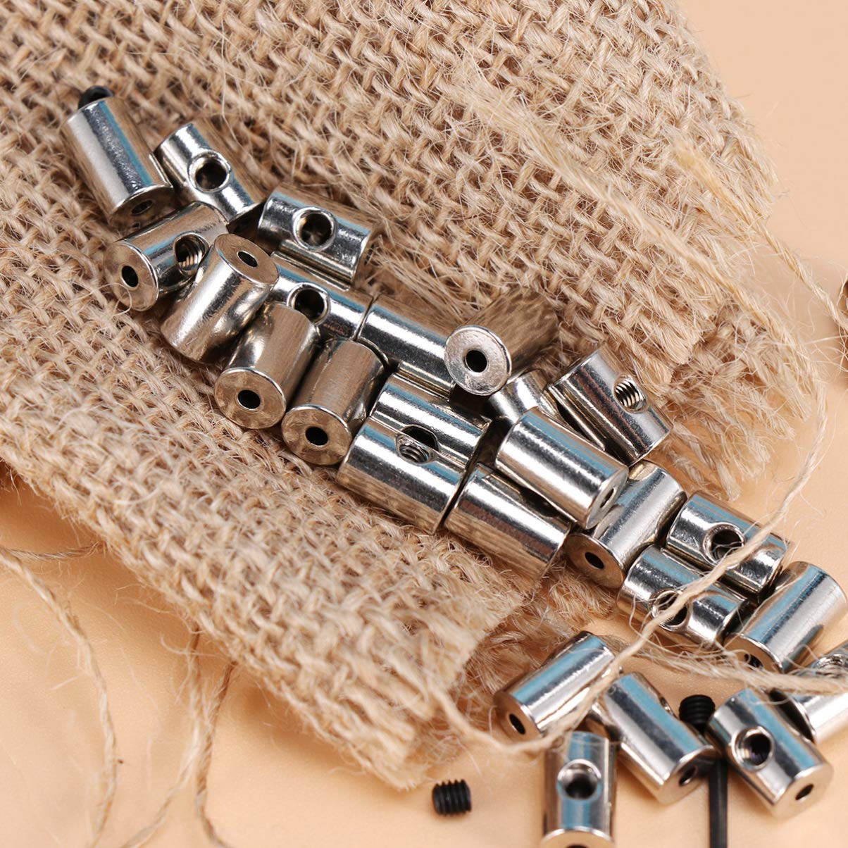 DOITOOL Set 50pezzi Pin Backs in Metallo Argento Meccanismo di Bloccaggio Fermo e Pratico per Vest e Distintivi Uso Pin