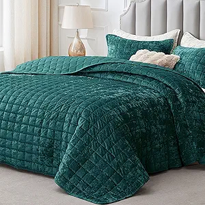 BEDELITE Velvet Quilt Set Queen Size - Luxury Velvet Comforter Bedding Set 3 Pieces, Soft Cozy Emerald Green Oversized Bedspread Coverlet for All Seasons with 2 Pillow Shams