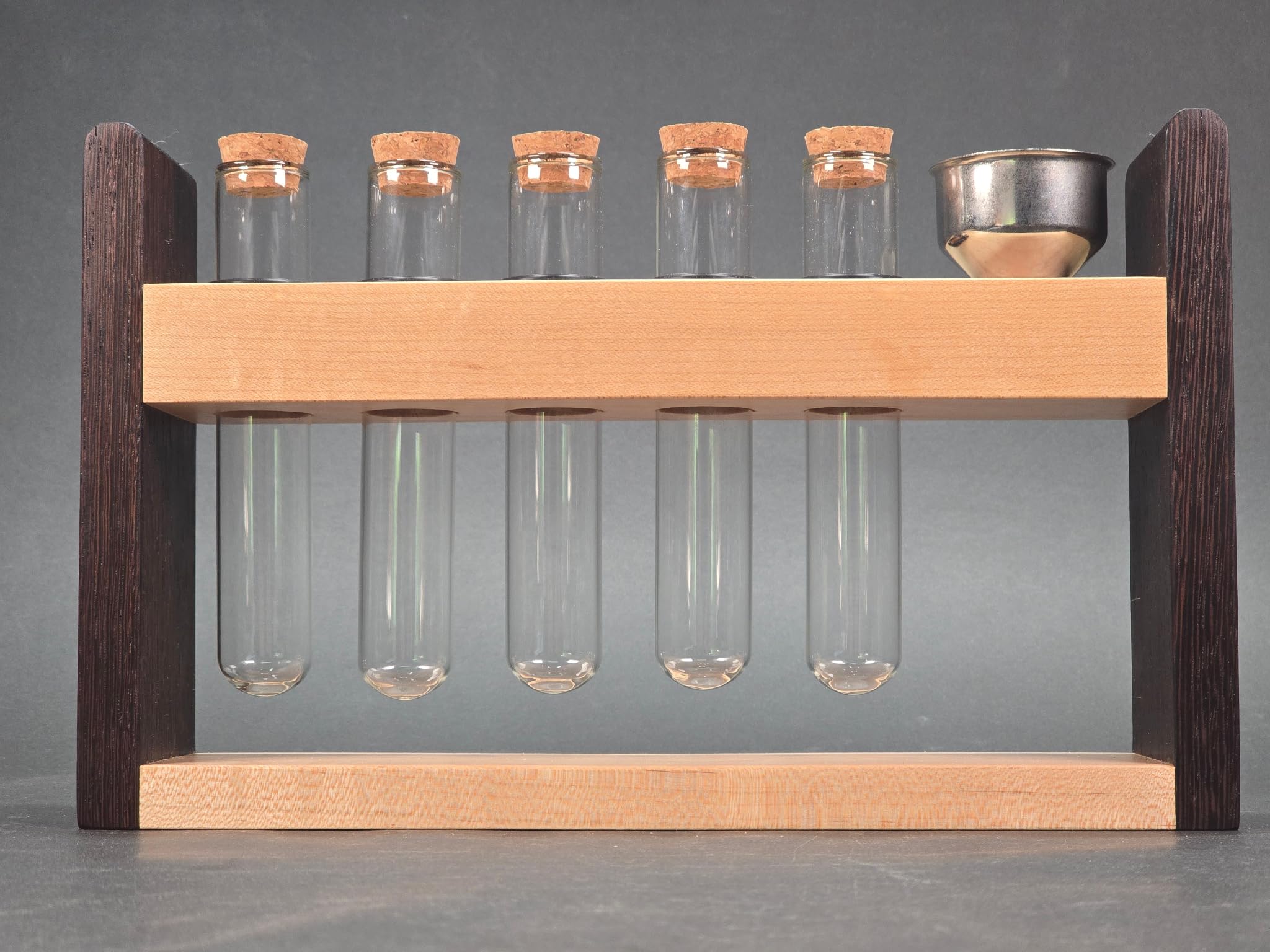 Handgefertigtes Reagenzglas-Gewürzregal mit Trichter, Wenge/Ahorn | Schwimmende Glasfläschchen für Seasoniong, Badesalzaufbewahrung, Pflanzenvermehrungsröhrchen, moderne Küchendekoration