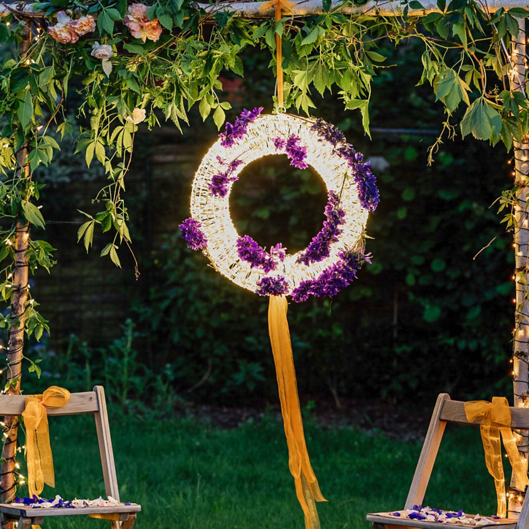 hellum LED Lichterkranz mit Timer, mit Tauperlen LED Lichterkette außen und innen, 4320 warmweiße Lichter, Ø 50cm, Außen-Transformator, Weihnachtsdeko Fenster, Hochzeitdeko, Gartendeko 153101