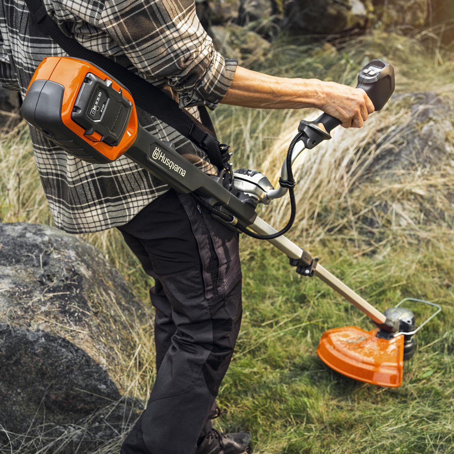 Husqvarna 220iR Coupe-Bordures sur Batterie