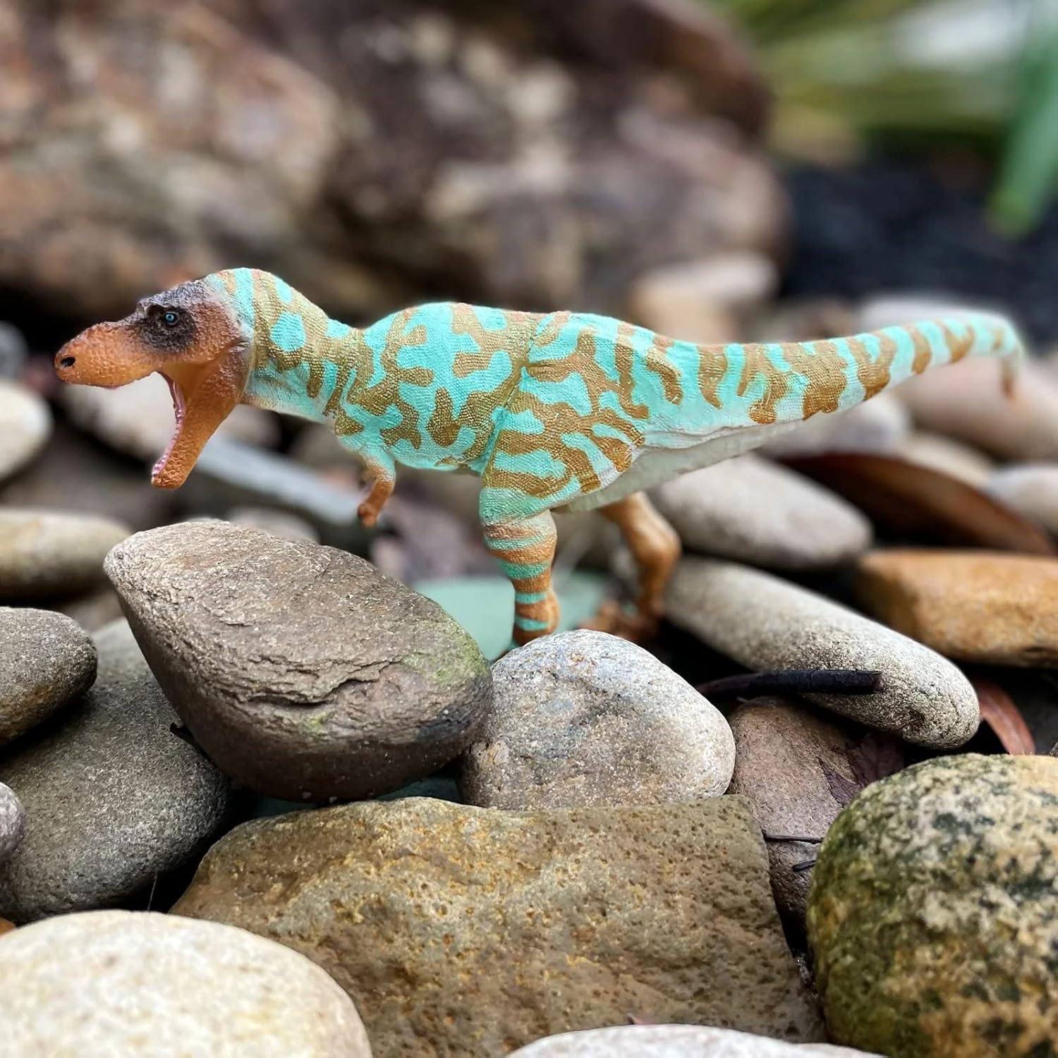 Safari Ltd. Albertosaurus Figurine - Detailed 10" Plastic Model Figure - Fun Educational Dinosaur Play Toy for Boys, Girls & Kids Ages 3+