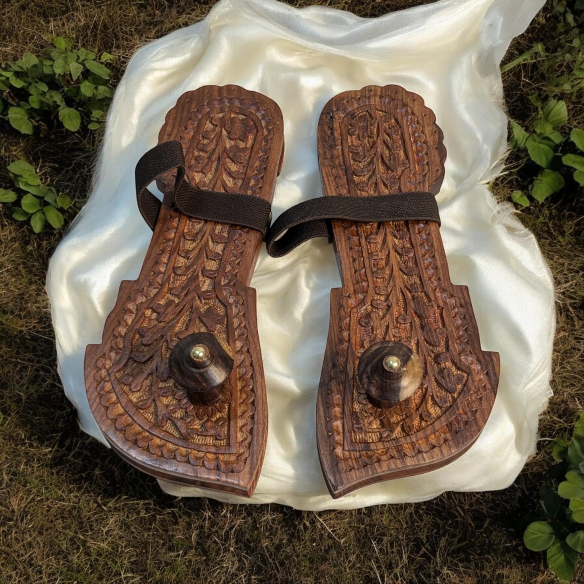 Wooden Cave® Khadau Chappal for Men | Wooden Charan Paduka for Puja, Wearable Wooden Chappal Eco-Friendly (Rosewood) (9UK, Fish-Strap)