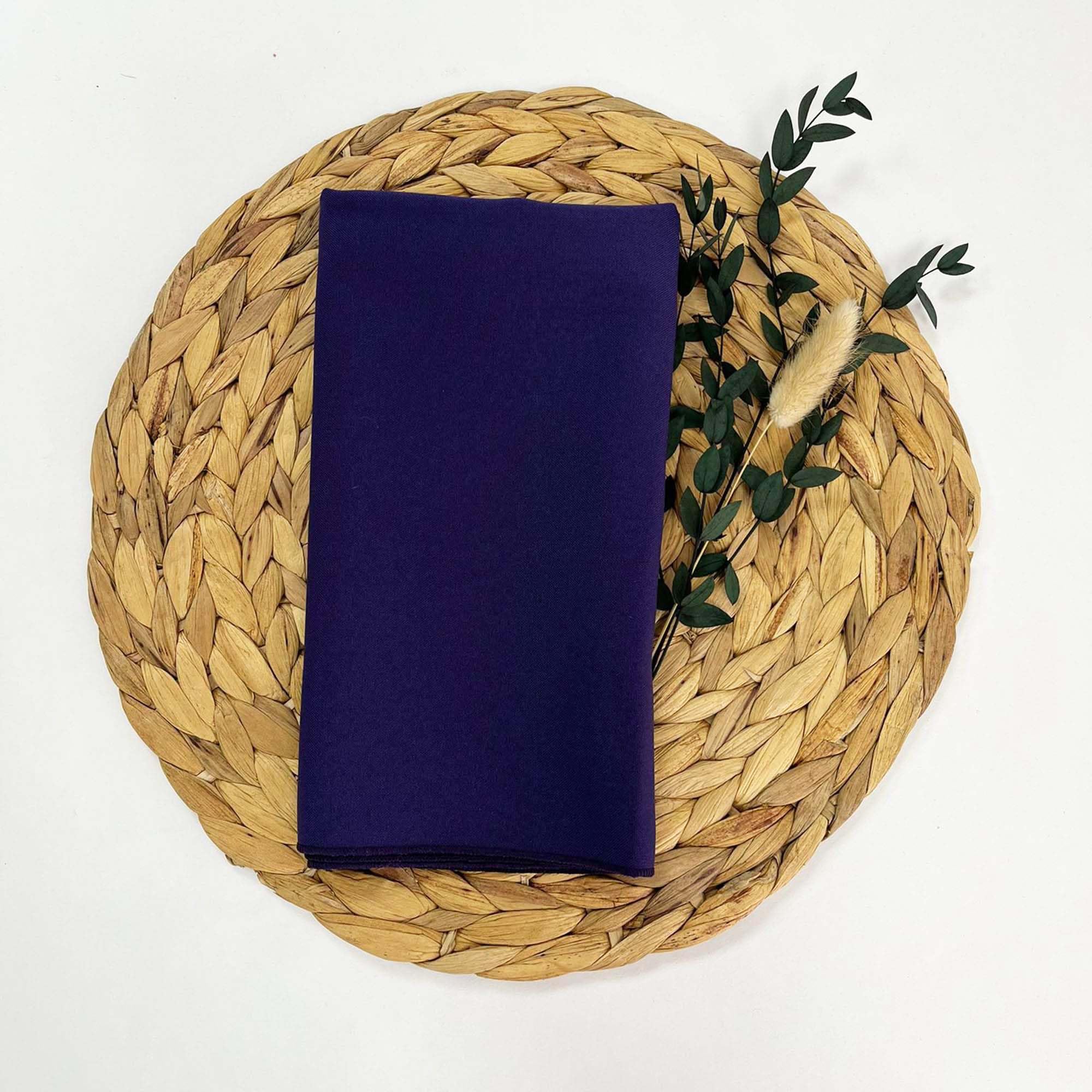 Decor Essentials 100% Polyester Napkins Dinner Napkins with Overlocked Edges, Washable, Ideal for Parties, Weddings and Dinners (Purple)