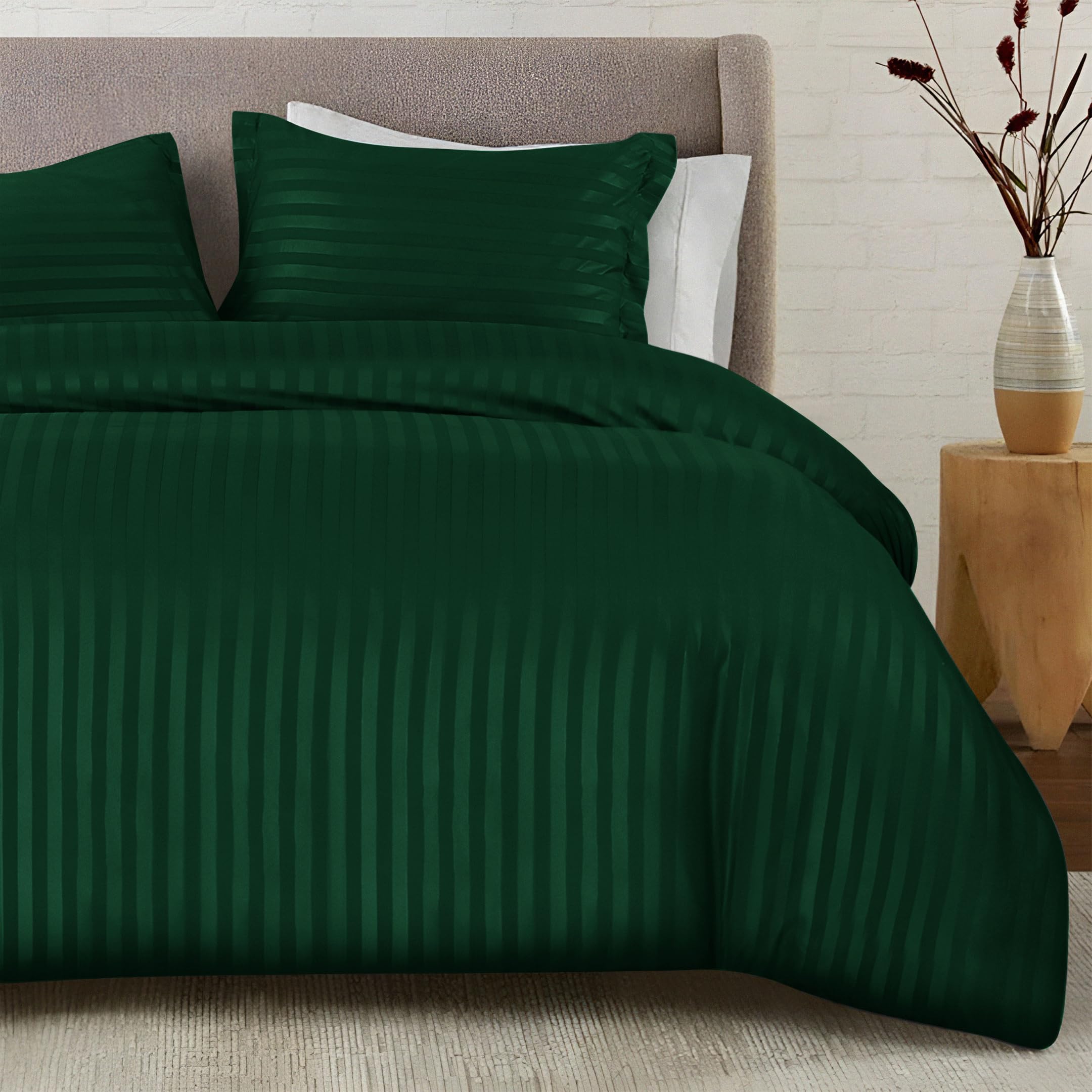 QATAN Premium Hotel Quality Satin Stripe Duvet Cover Set Super King with Pillowcases | Reversible Hypoallergenic Soft Quilt Bedding | Easy Care Breathable Luxury Linen (Emerald, Super King)