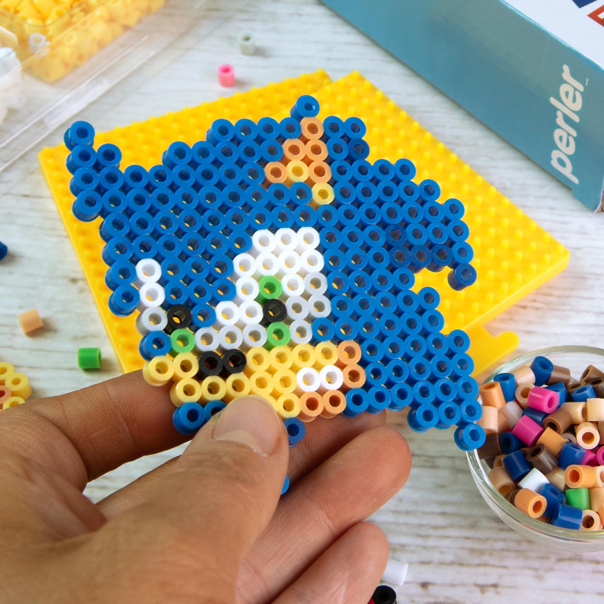 Perler 80-57249 Sonic The Hedgehog Deluxe - Kit de actividades de manualidades con cuentas fusionadas con 14 proyectos, multicolor, 4504 piezas