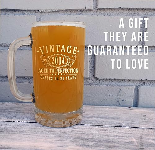 Miniatura 7 de Taza de cerveza de vidrio con estampado blanco vintage 2002 de 16 onzas, regalos de feliz cumpleaños 21 para hombres y mujeres, saludos a 21 años,