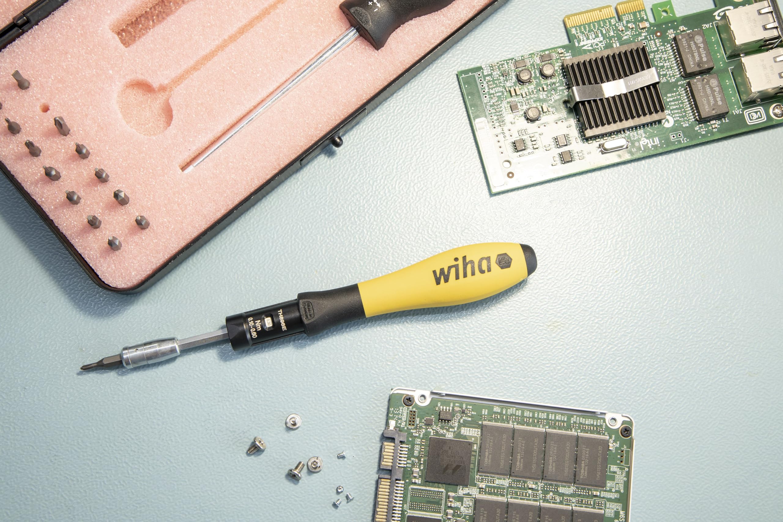 WIHA WERKZEUGE GMBH Juego de destornilladores dinamométricos TorqueVario®-S Micro ESD 0,1-0,6 Nm en surtido de 18 unid., con limitación del par de apriete de ajuste variable, en caja