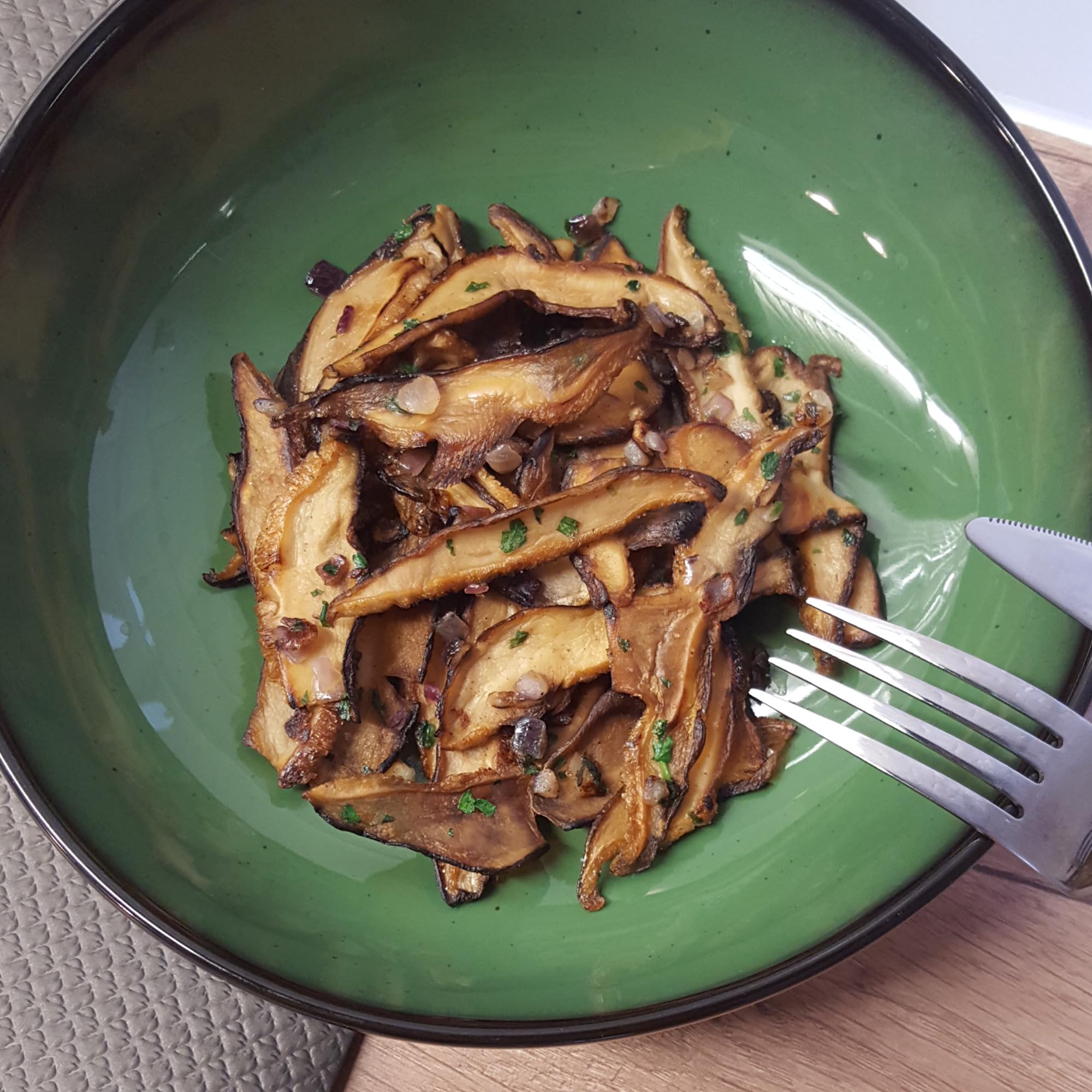 CHAMPILAND - Shiitaké en Lanière Séché - Champignons Cultivés Sélectionnés - Saveur Exceptionnelle - Champignons Riches en Protéines - Pot de 500 g