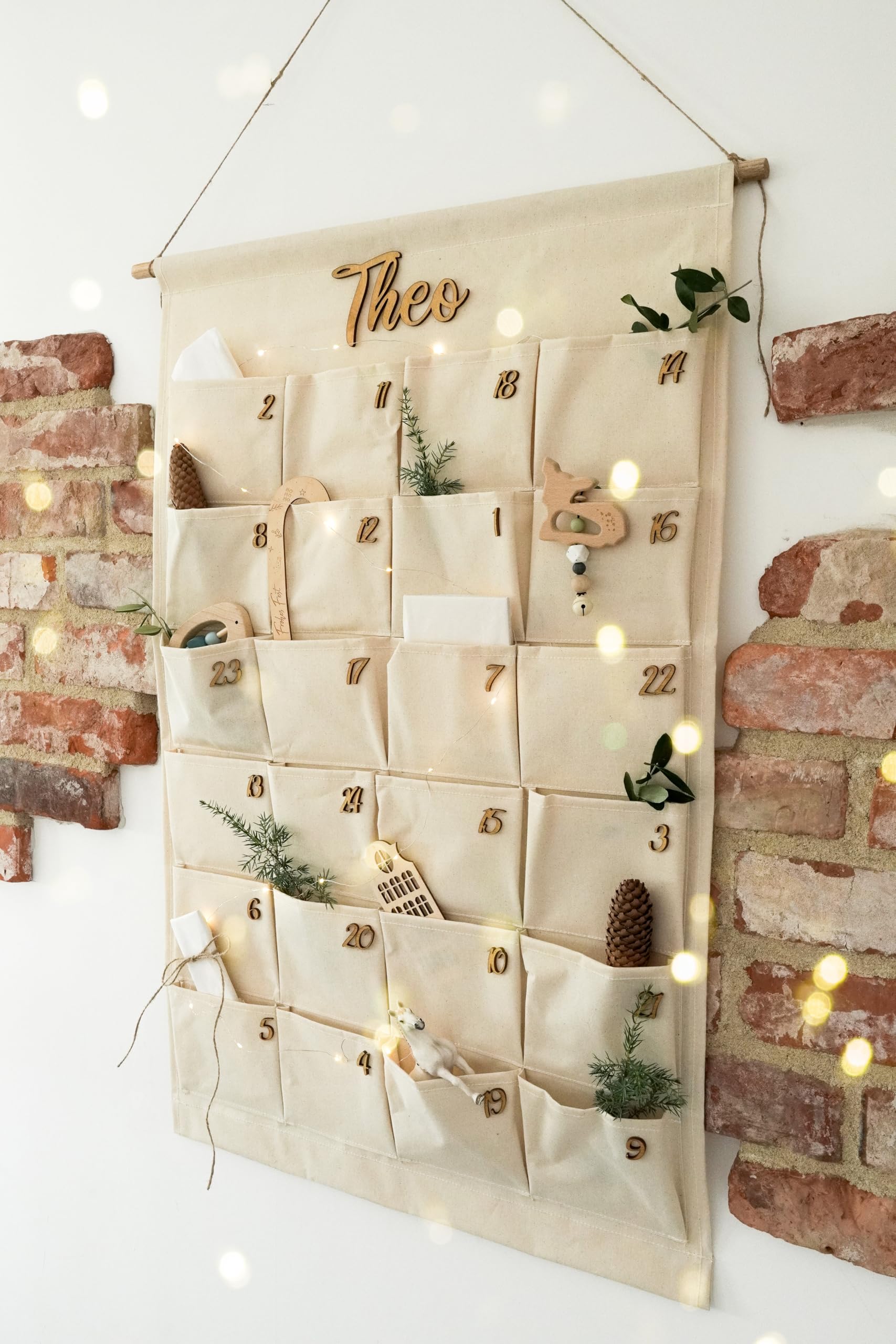 Adventskalender zum befüllen, Wandkalender aus Stoff, Personalisiert mit Name Stoffadventskalender Schriftzug aus Holz