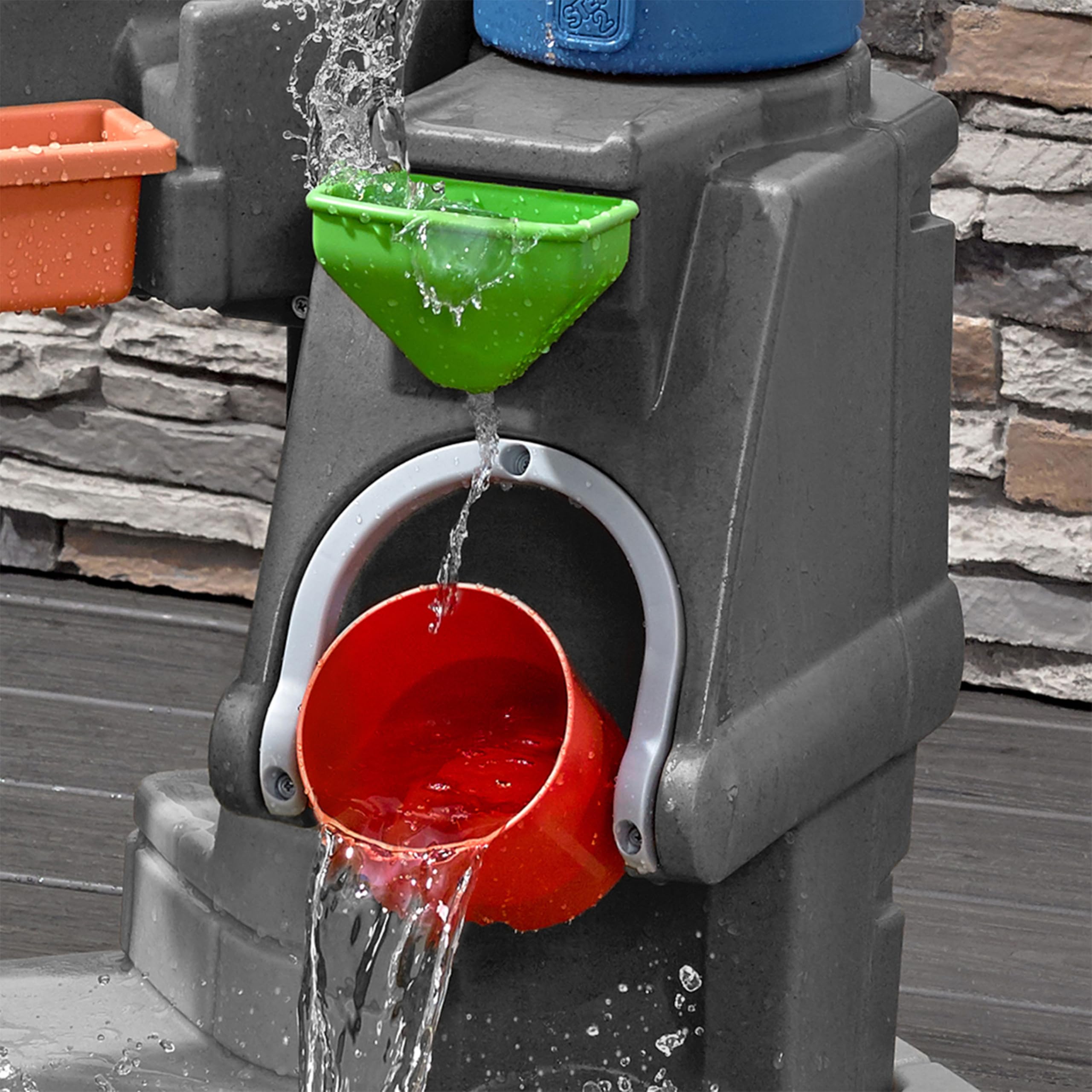Step2 Pump & Splash Discovery Stone Pond Mesa de Agua de Plastico para ninos - Gris | Juguete acuatico/Mesa de Juegos para el Jardin con Conjunto de 10 Accesorios.