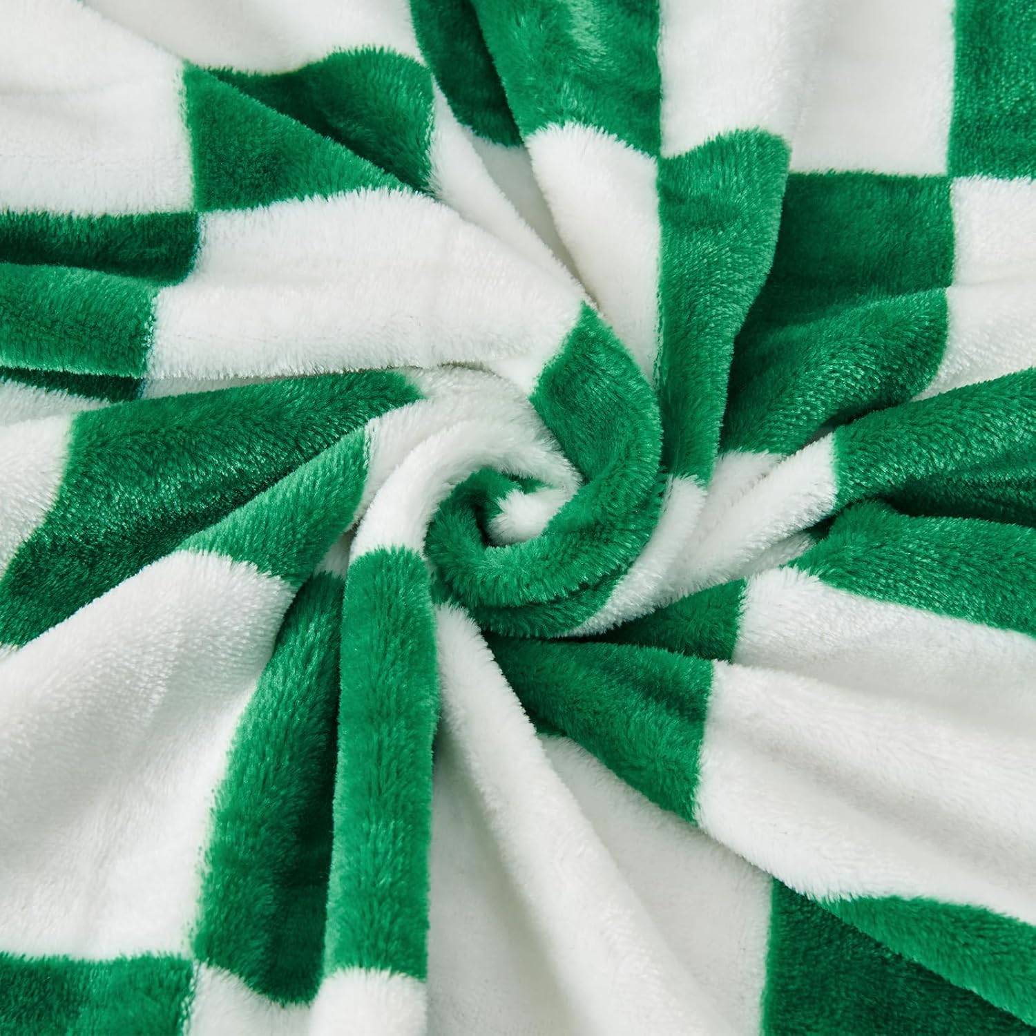 SOCHOW Checkered Flannel Throw Blanket, Soft Cozy Checkerboard Grid Pattern Fleece Blanket for Couch Bed Sofa, Pine Green 60 x 80 Inches - Image 5