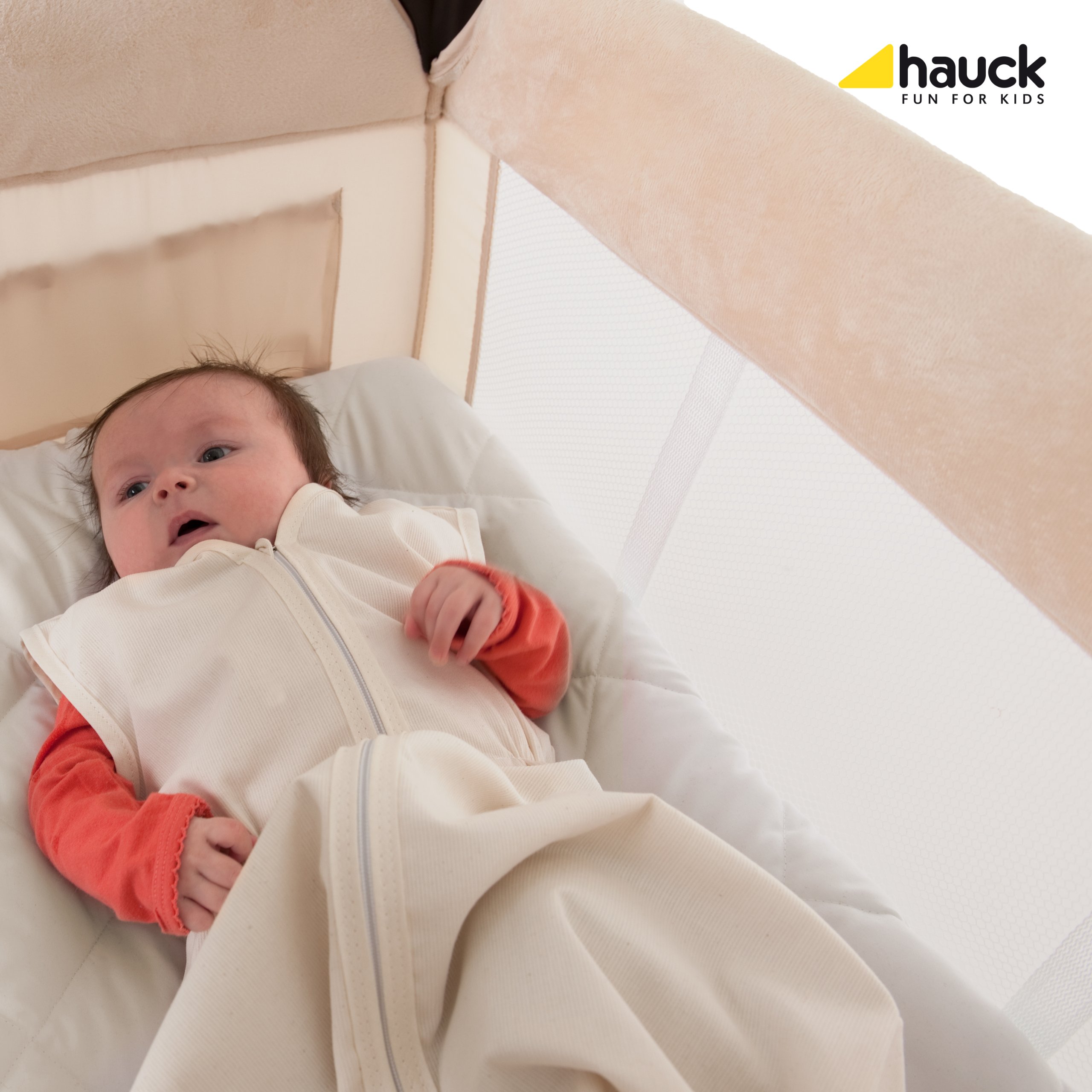 Hauck Bed Me prześcieradło ochronne na materac 80 x 50 cm, z elastycznymi narożnikami, miękkie prześcieradło z gumką do łóżeczka podróżnego – beżowe