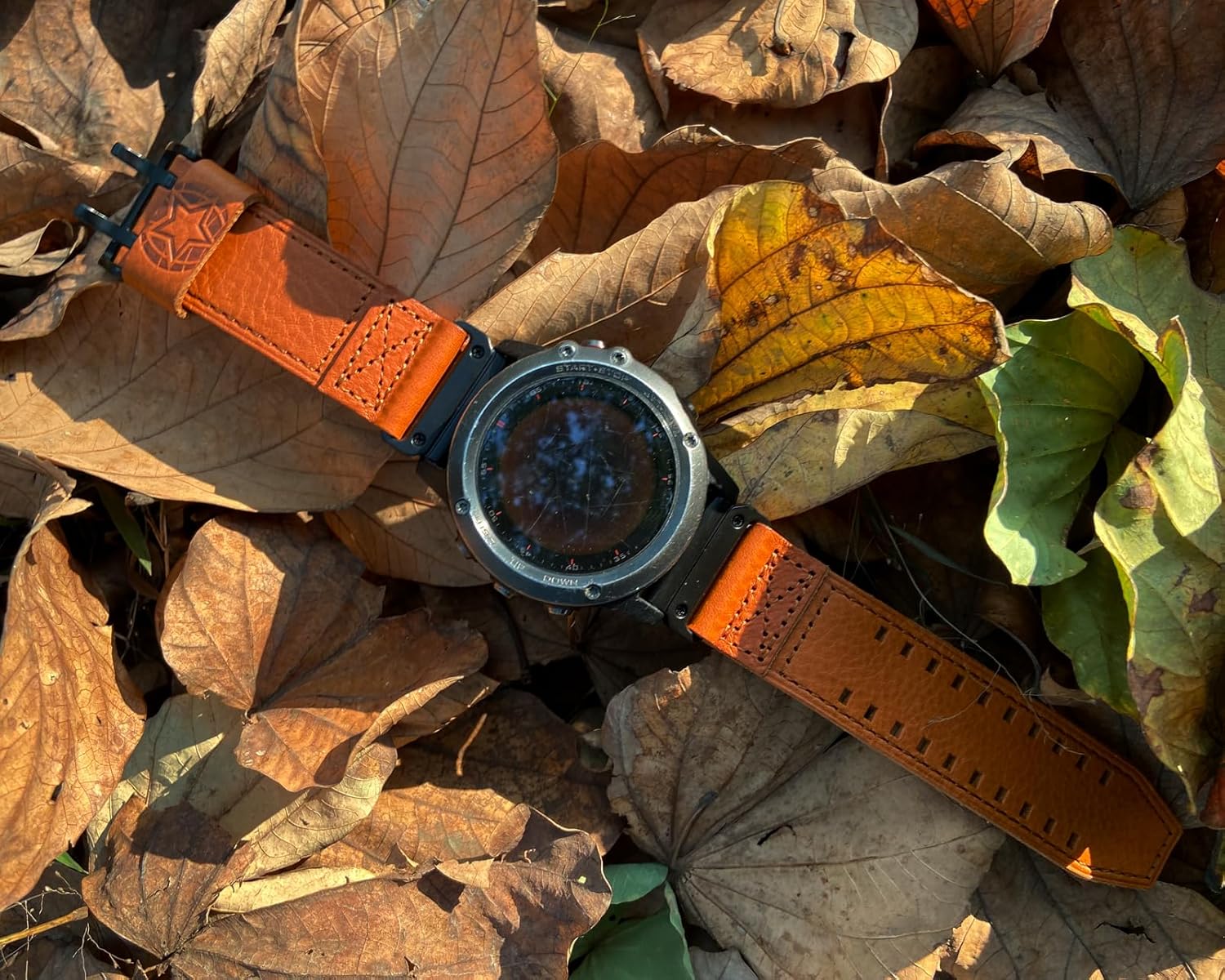 20/22/26 mmSoft Leather QuickFit Band with double-row holes for 5S/5S Plus/5/6S/6S Pro/6/6/7S (43 mm) /7/8/and Instinct 2S/2S Solar (40 mm)​ - Hand-stitched with All-in-One Adapter & Secure Dual-Row Buckle.