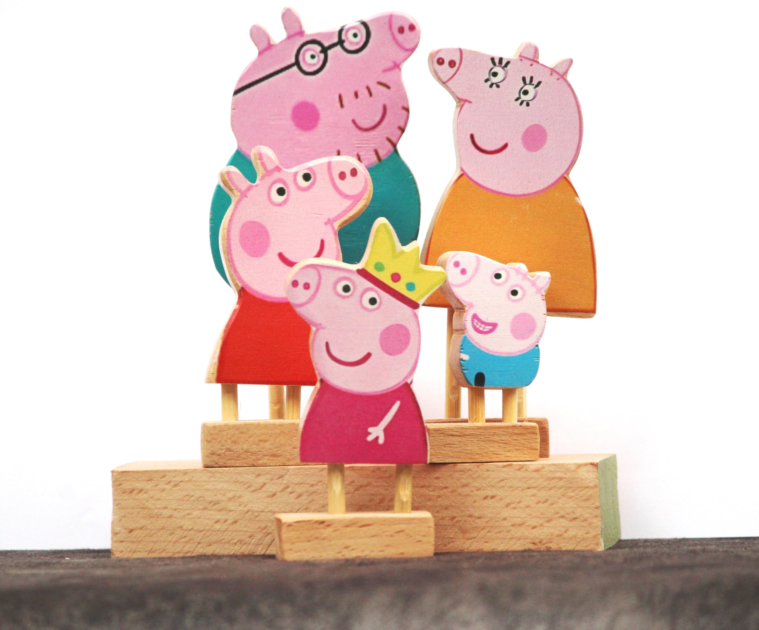 Organic Toys Pig Family Figures Set for Kids, 4 Wooden Figures - Daddy, Mummy Pig, Jeorge, Story Telling Showpiece for Home, Toys Gift for Kids Aged 3 Years & Above, Multicolour