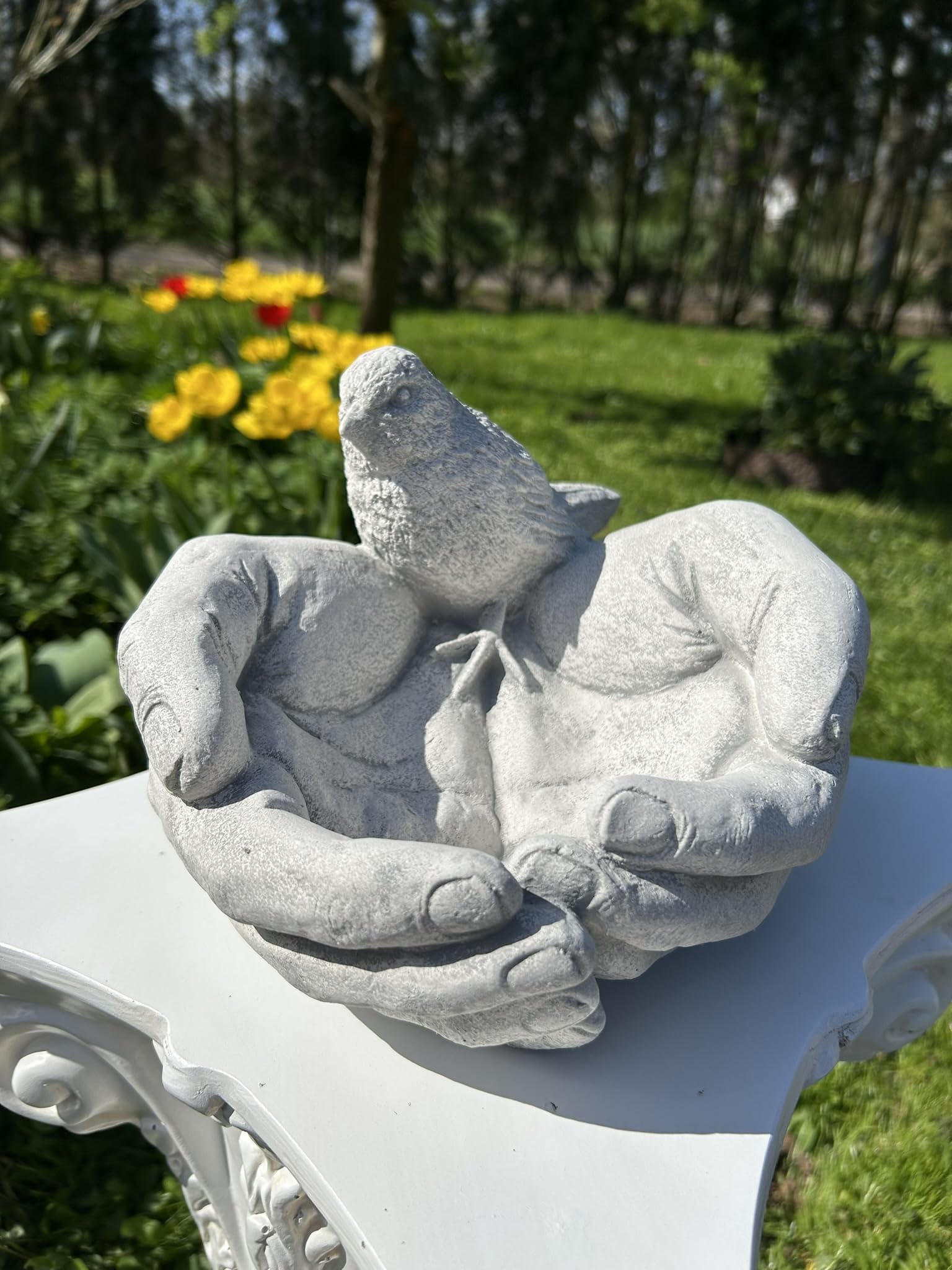 FABRIQ Handförmige Vogeltränke 17 cm – 6 kg Massive Zement Figur – Wetterfest – Gartenvogelbad