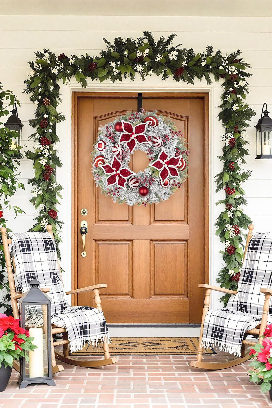 Oairse Corona de Navidad de 24 pulgadas con flor de Pascua roja, adornos de bolas y caramelos, corona artificial grande para decoración de puerta delantera con pino nevado, guirnalda colgante de