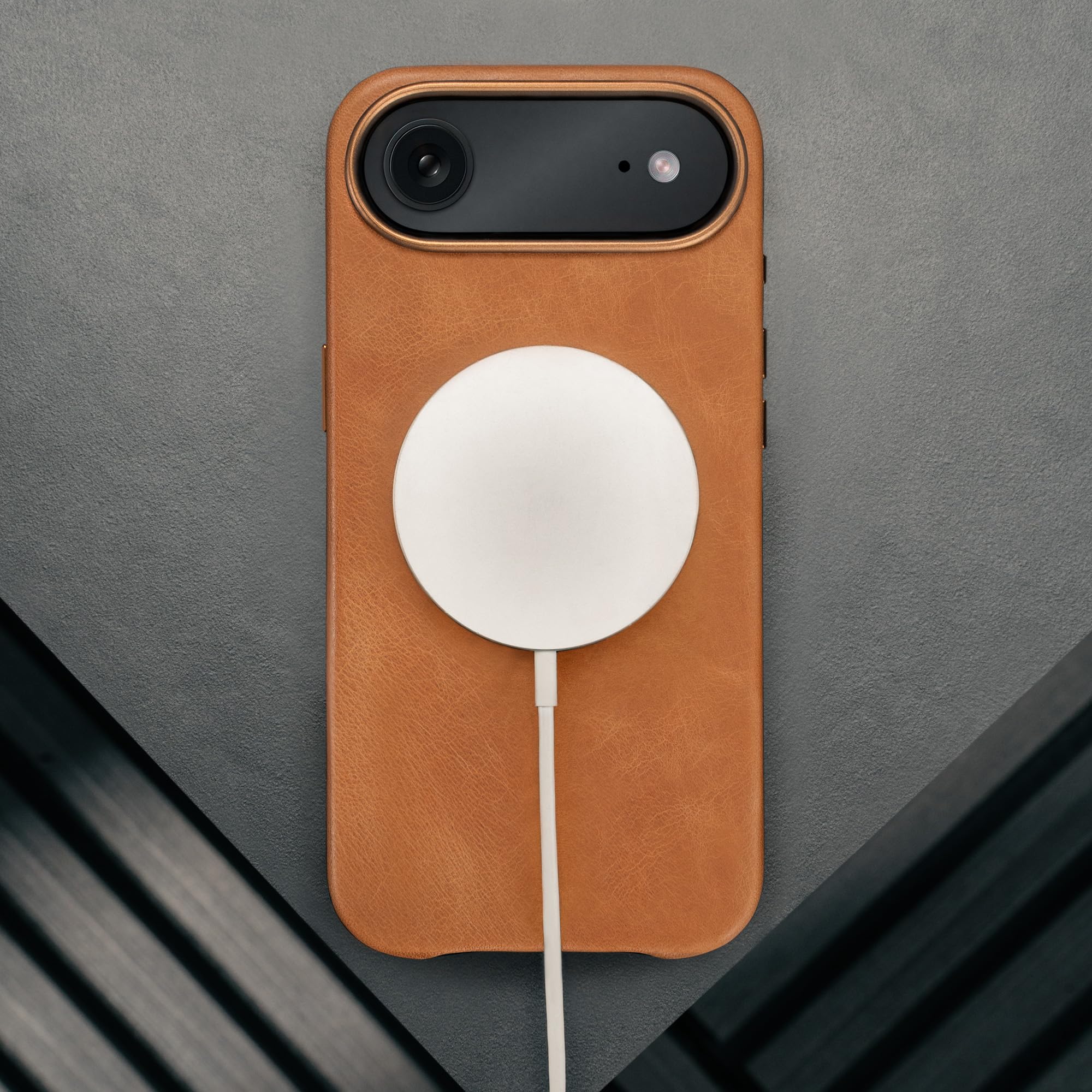 TORRO Etui kompatybilne z iPhone Air 6.5" 2025 - Etui skórzane Premium kompatybilne z MagSafe, Slim Bumper (Jasnobrązowy)