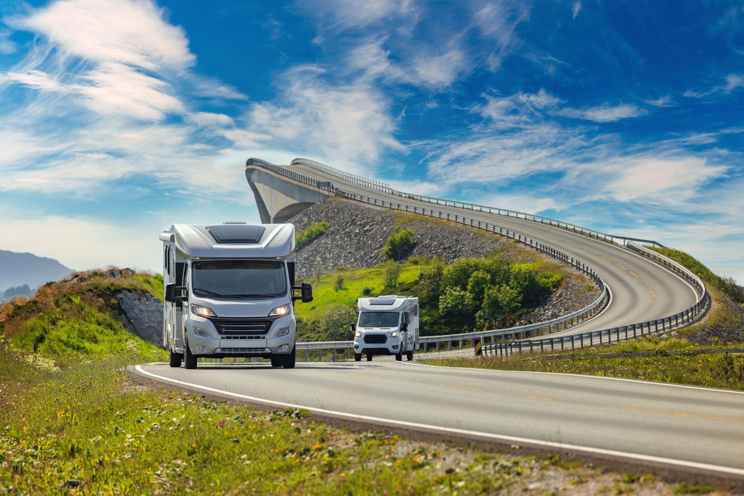Die ultimativen Roadtrips mit dem Wohnmobil in Europa: 60 legendäre Wohnmobilrouten – mit persönlichen Tipps, Karten und den besten Stell- und Campingplätzen