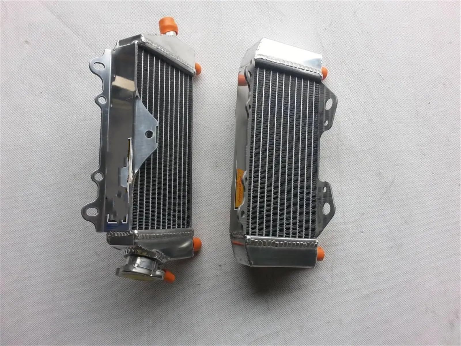 estaw Chłodnicy Pasuje do Kawasaki KX250 KX 250 2003 2004 Aluminiowa chłodnica chłodnicy Chłodzenie płynu chłodzącego Chłodnica
