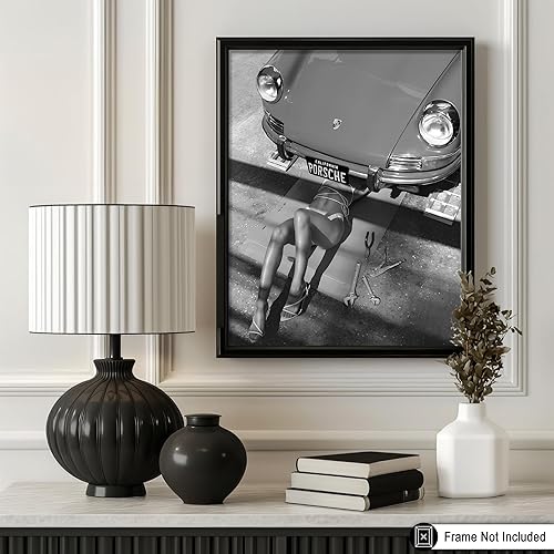 Miniatura 3 de Monem Art - Póster de mujer bajo el automóvil clásico, impresión de mecánico sexy, arte femenino, arte entusiasta del automóvil, arte en blanco y