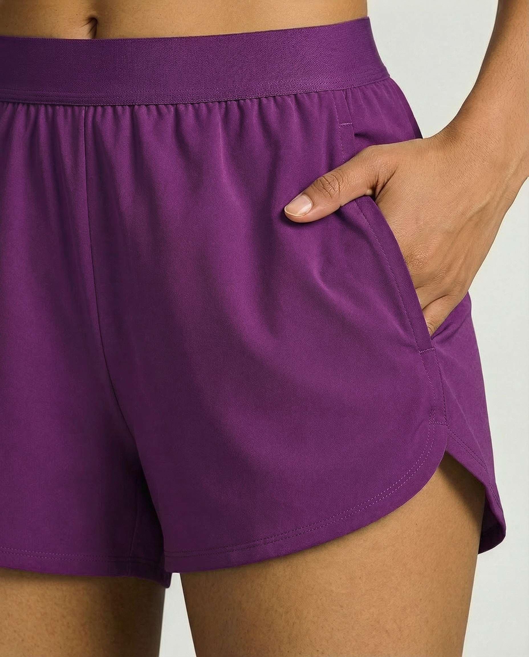 Real Essentials Paquete de 4: pantalones cortos deportivos de 7,6 cm para mujer, con bolsillos, para gimnasio, entrenamiento, baloncesto, deportes