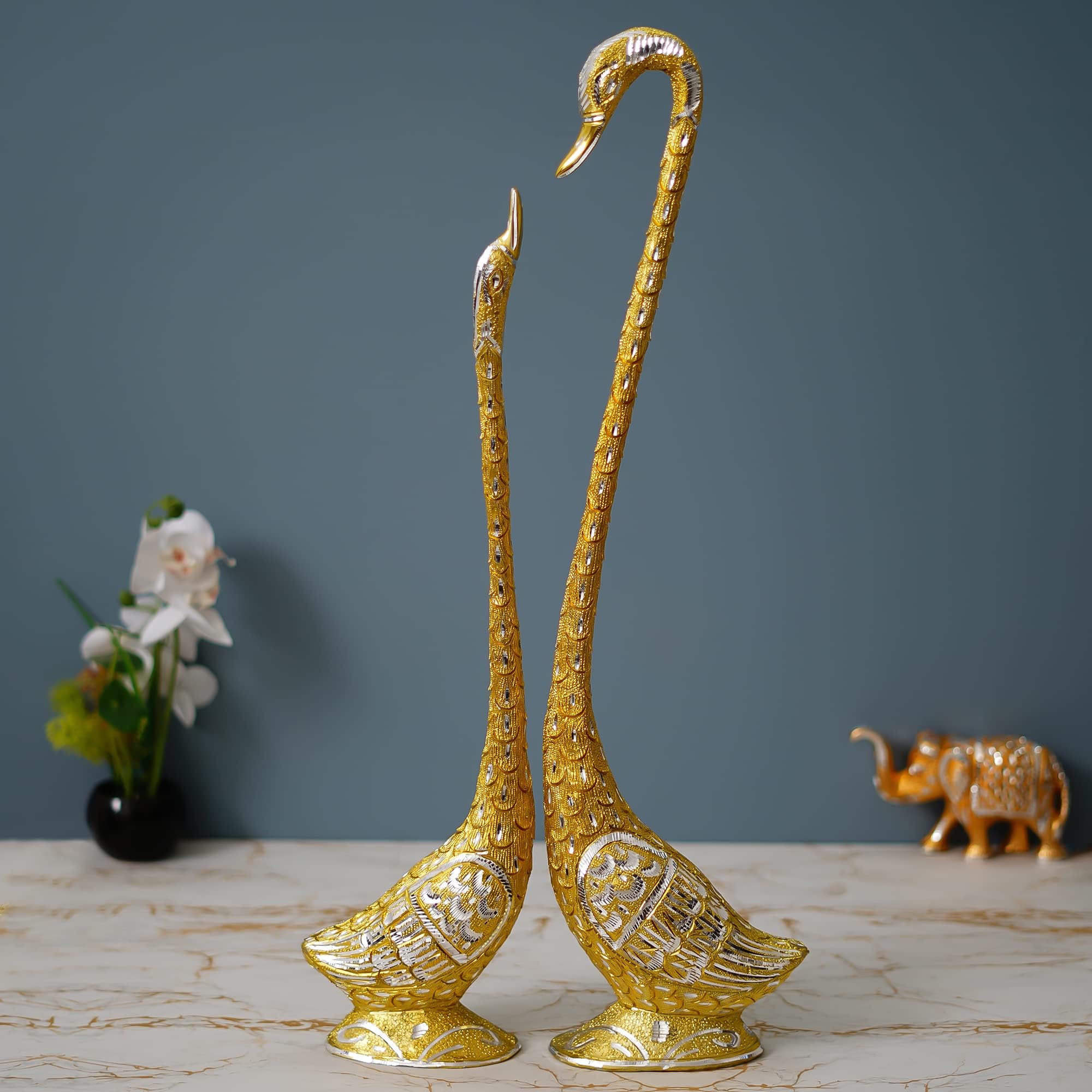 eCraftIndia Golden Kissing Swan Couple Handcrafted Decorative Metal Figurine