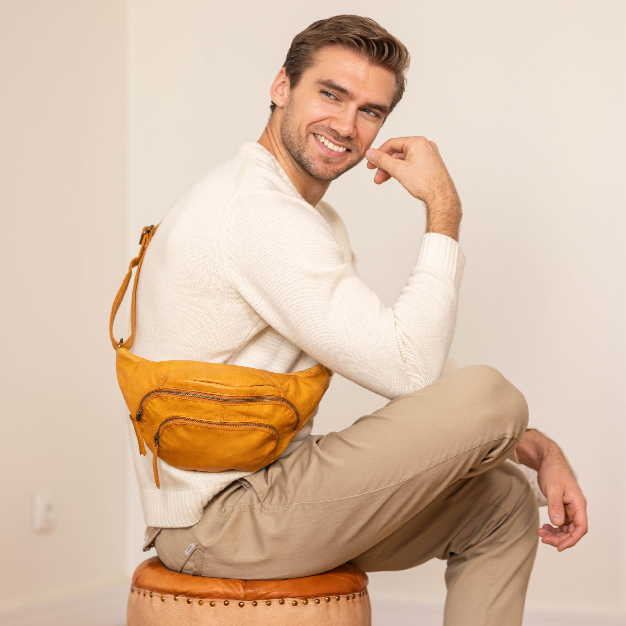 Gusti Sverre - Riñonera de piel, estilo vintage, para hombre y mujer, práctica riñonera con 3 compartimentos y cremalleras, coñac, Einheitsgröße, Retro