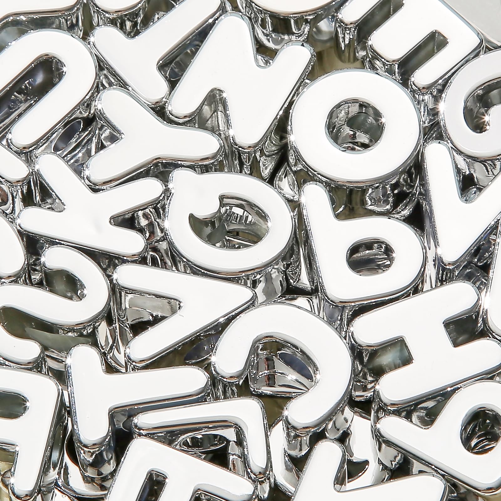 BERMRO 78pcs Large Letter Beads Big Chunky Letter Bead A-Z Acrylic Alphabet Bubble Beads for Paracord Bead Bag Charm Keychains Crafts Education Leaning (Silver)