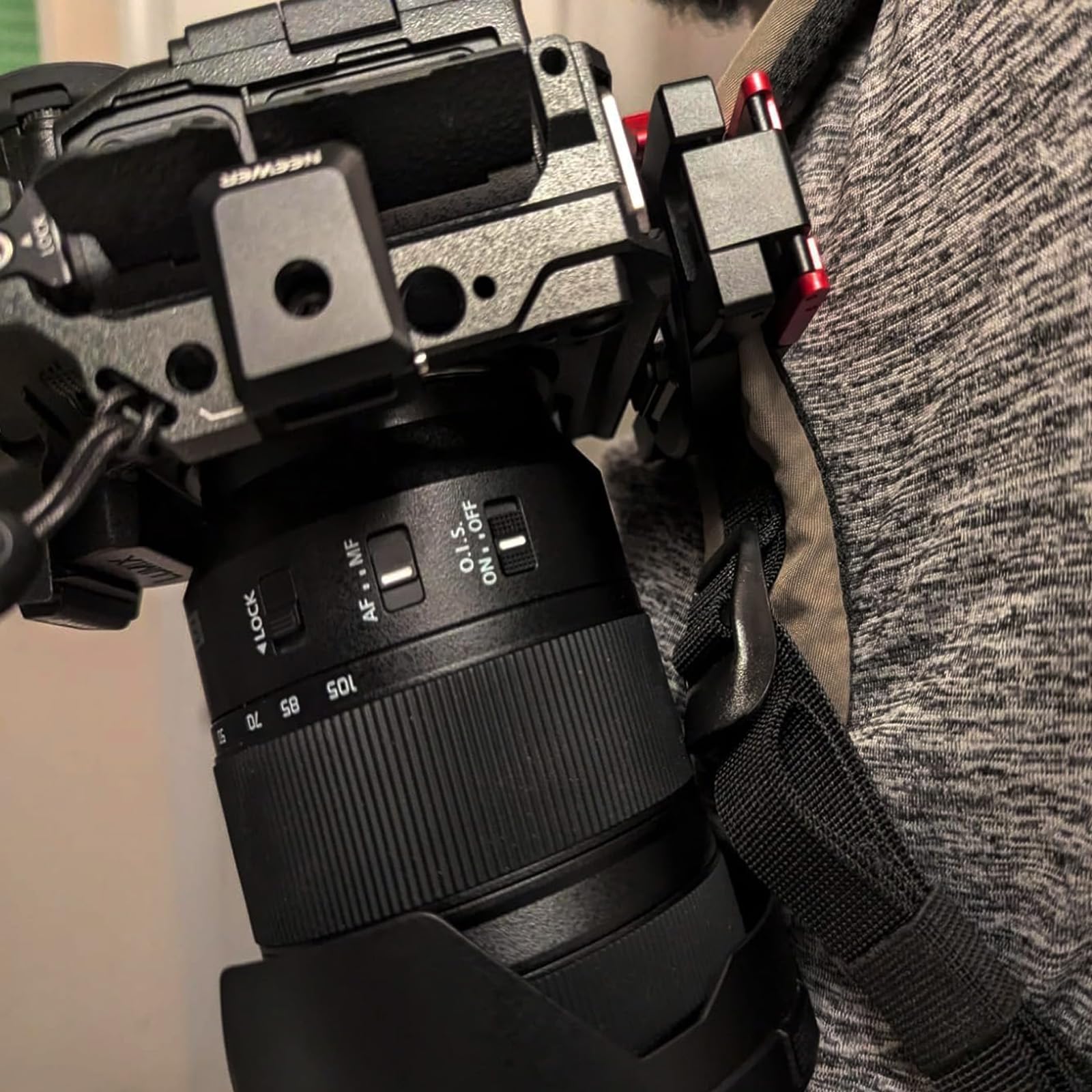 Amazon.com: AUDEFU Camera Clip - DSLR Backpack Strap Mount with 4