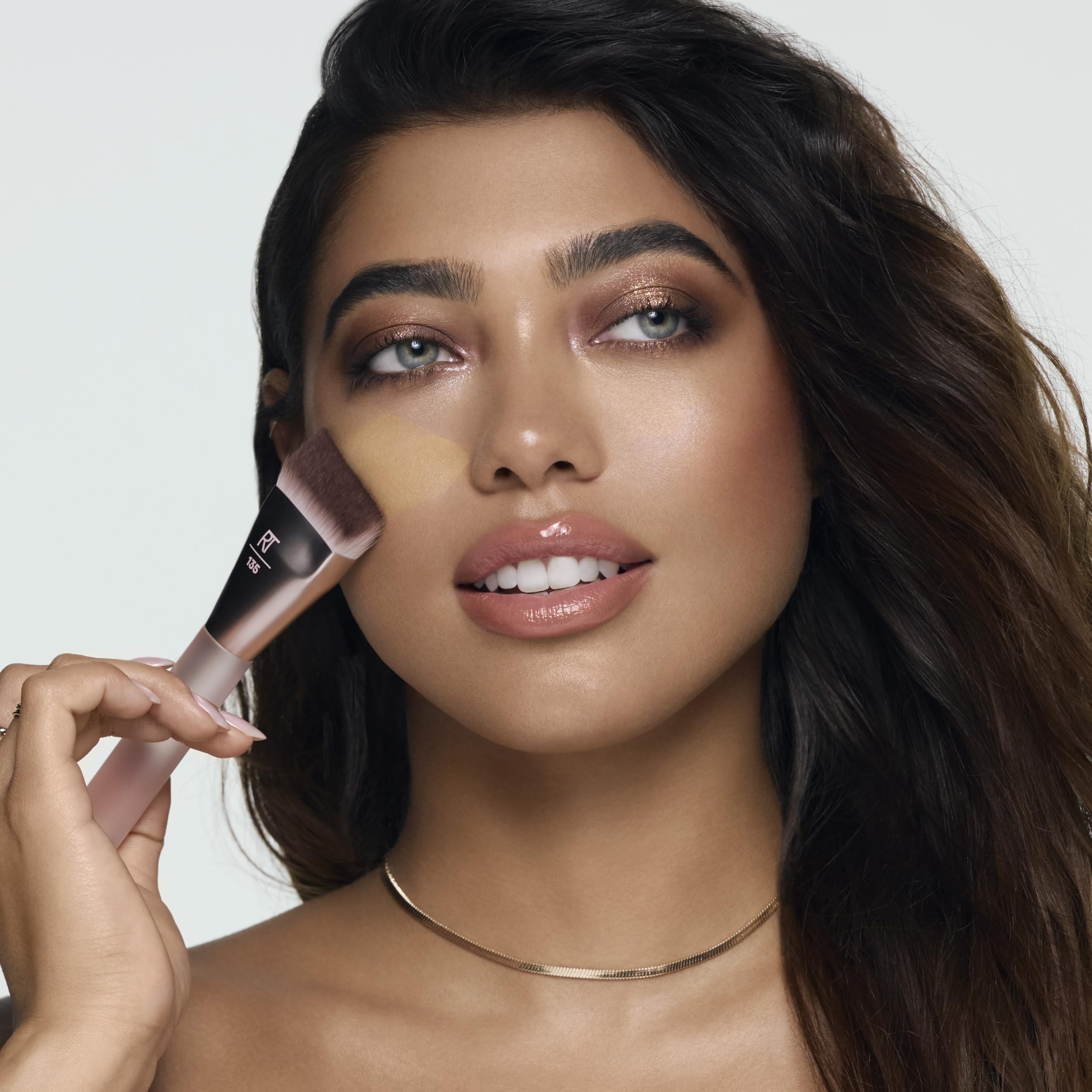 Real Techniques New Nudes H-Diamond Blending Brush, Foundation, Contour & Blush Makeup Brush for Seamless Liquid or Cream Coverage, Diamond-Shaped Head, Cruelty-Free, 1 Count