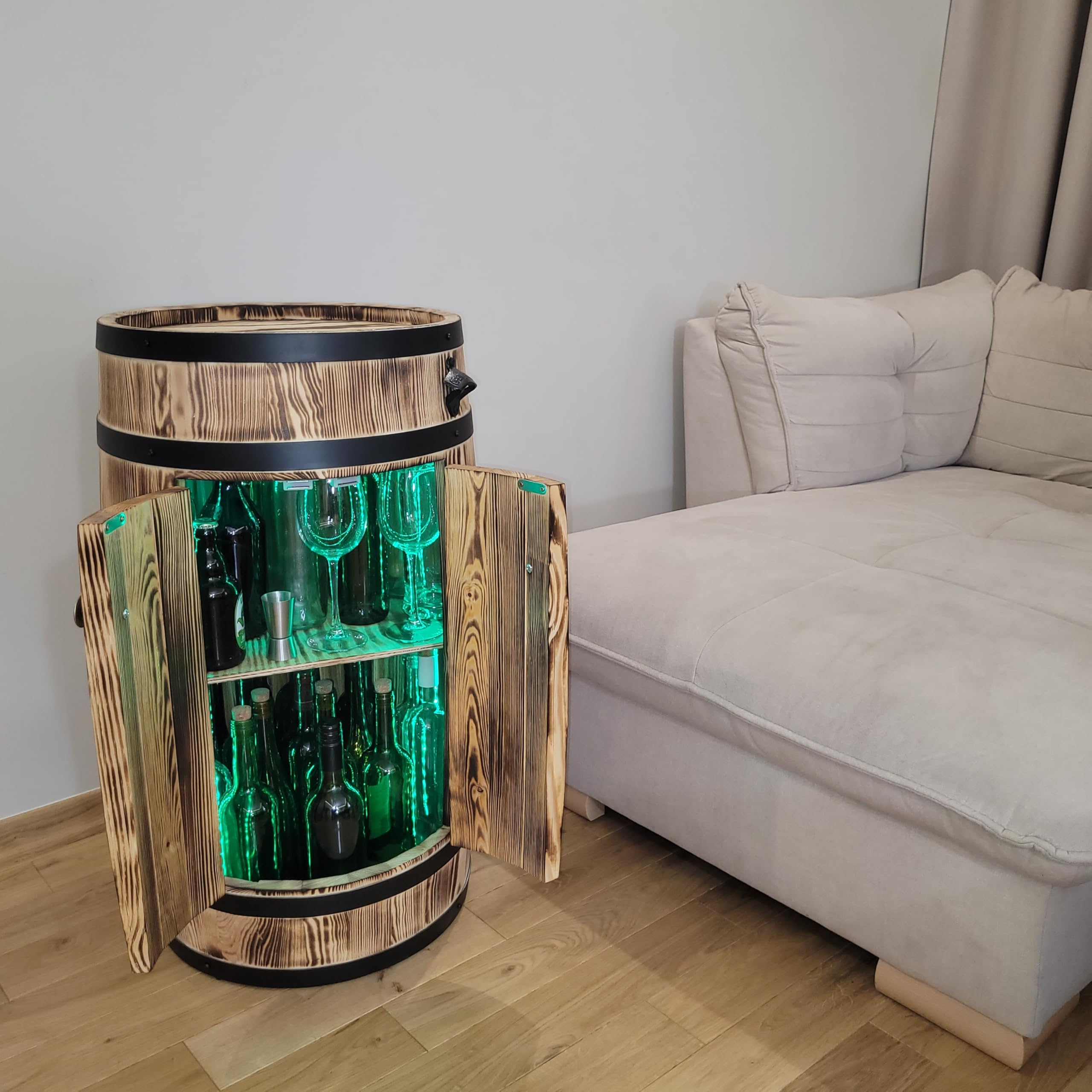 weeco Barfass aus Holz mit RGB LED Beleuchtung, Türen und Regal – rustikales Alkoholmöbel zur Aufbewahrung von Flaschen – dekoratives Fass für Wohnzimmer 80x50x44 cm