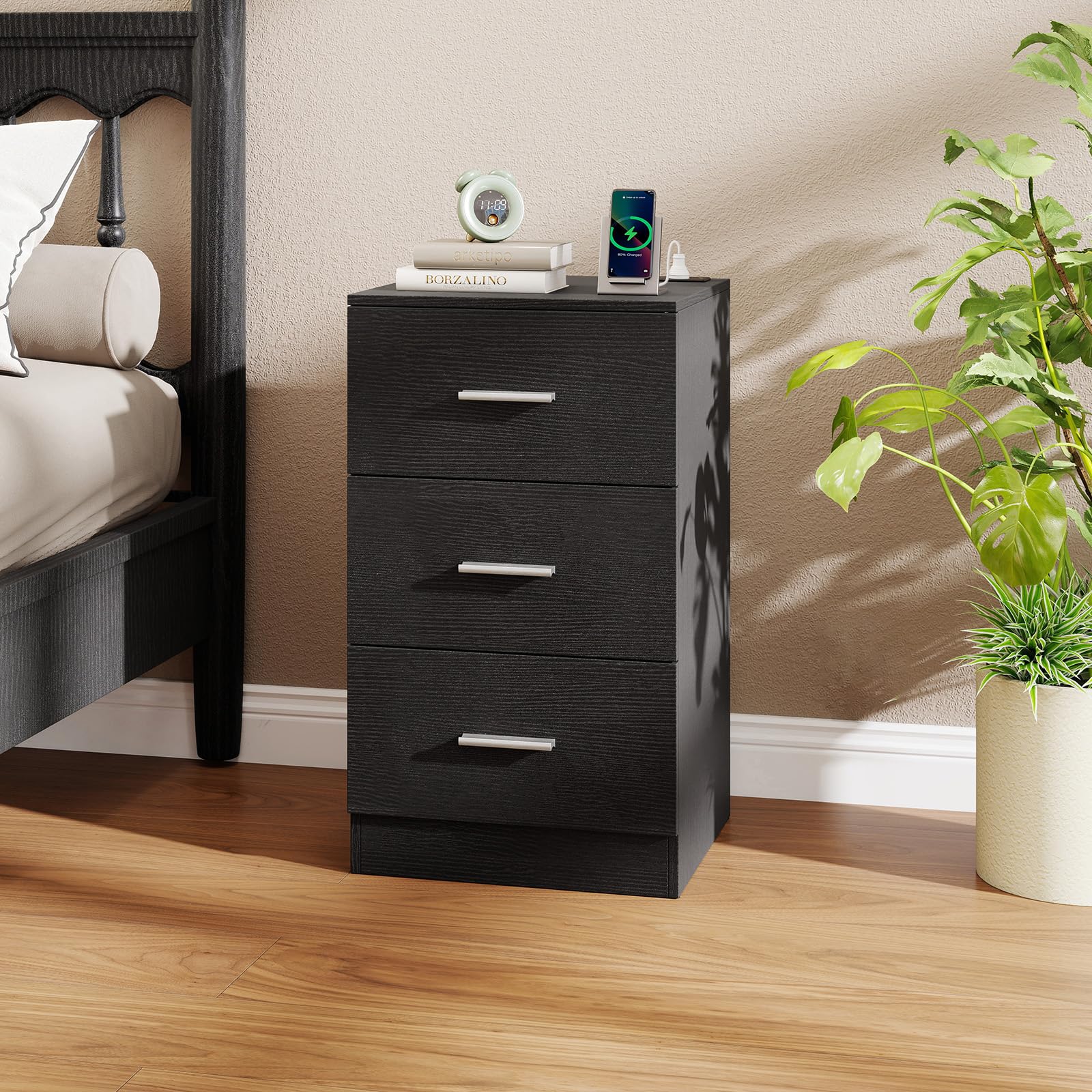COSTWAY Table de Chevet avec Prise, Table de Nuit 3 Tiroirs, Commode Chambre Bois avec Poignée, Meuble Tiroir Rangement pour Bureau, Salon, 38 x 35 x 66 CM (Noir)