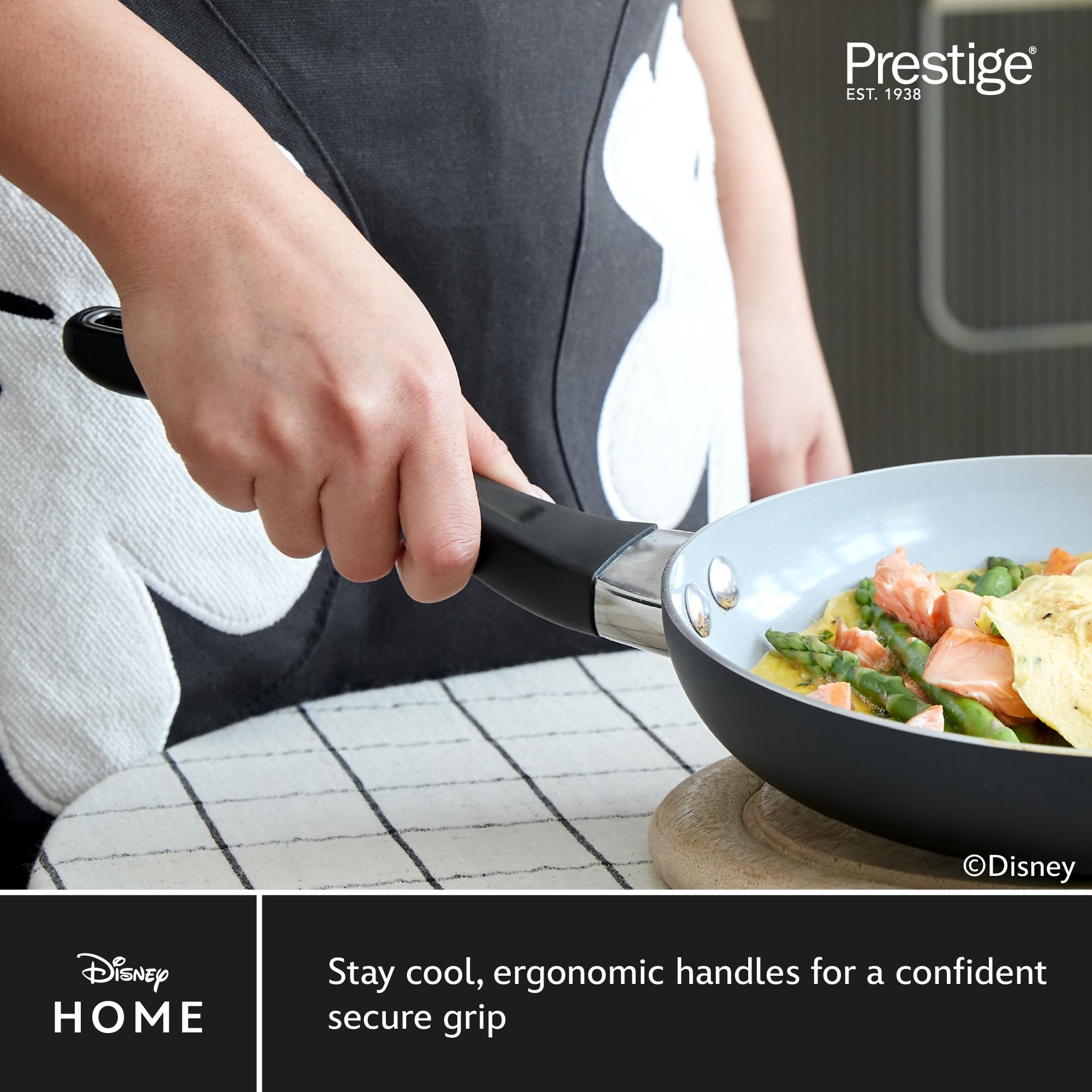 Amazon.com: Disney Monchrome Mickey Mouse Ceramic Frying Pan Non