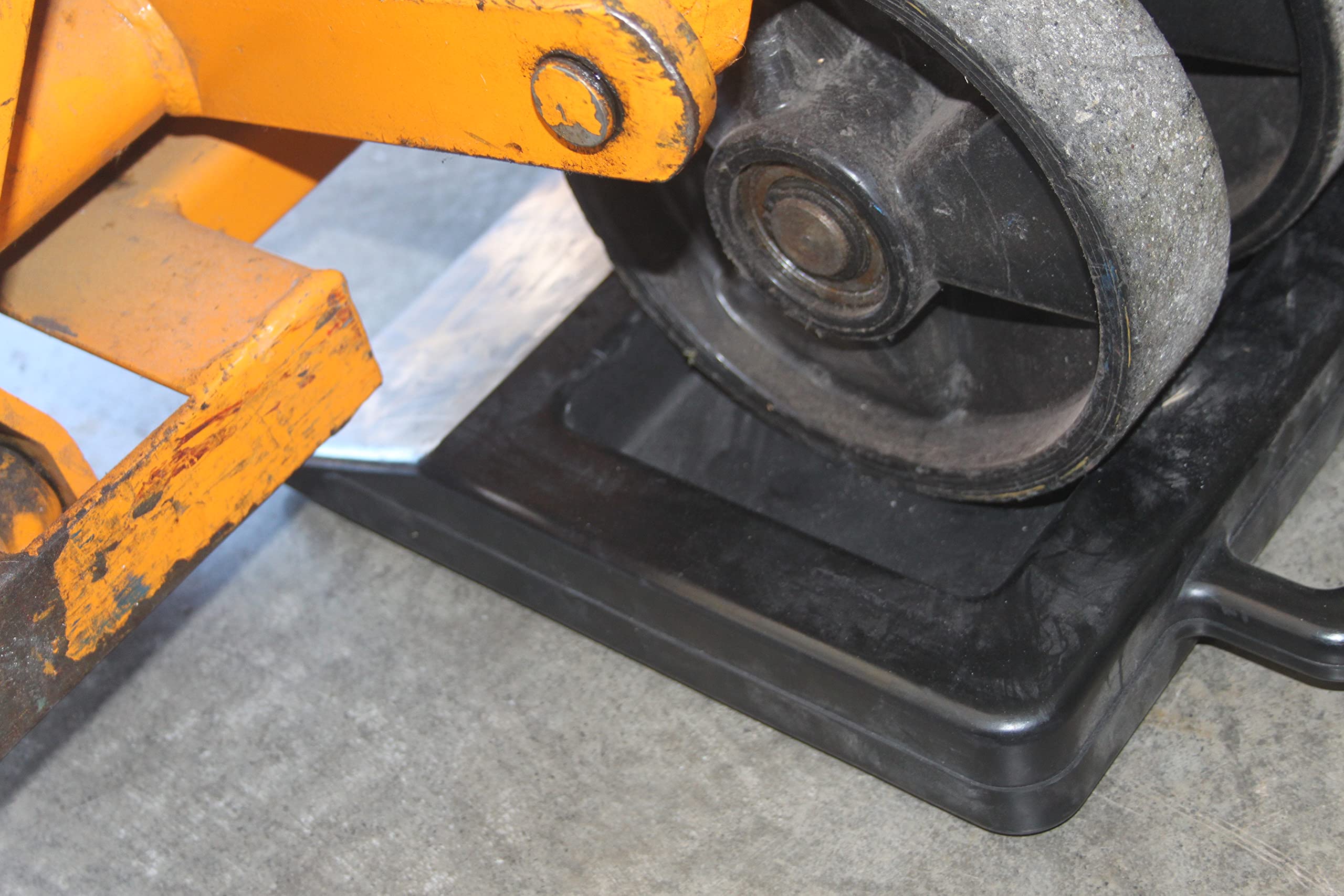 2 Pack Rubber Pallet Jack Wheel Chock With Built-in Handle - Pallet Jack Stopper For Truck - 13-3/8" Length X 11.5" Width X 2" Height