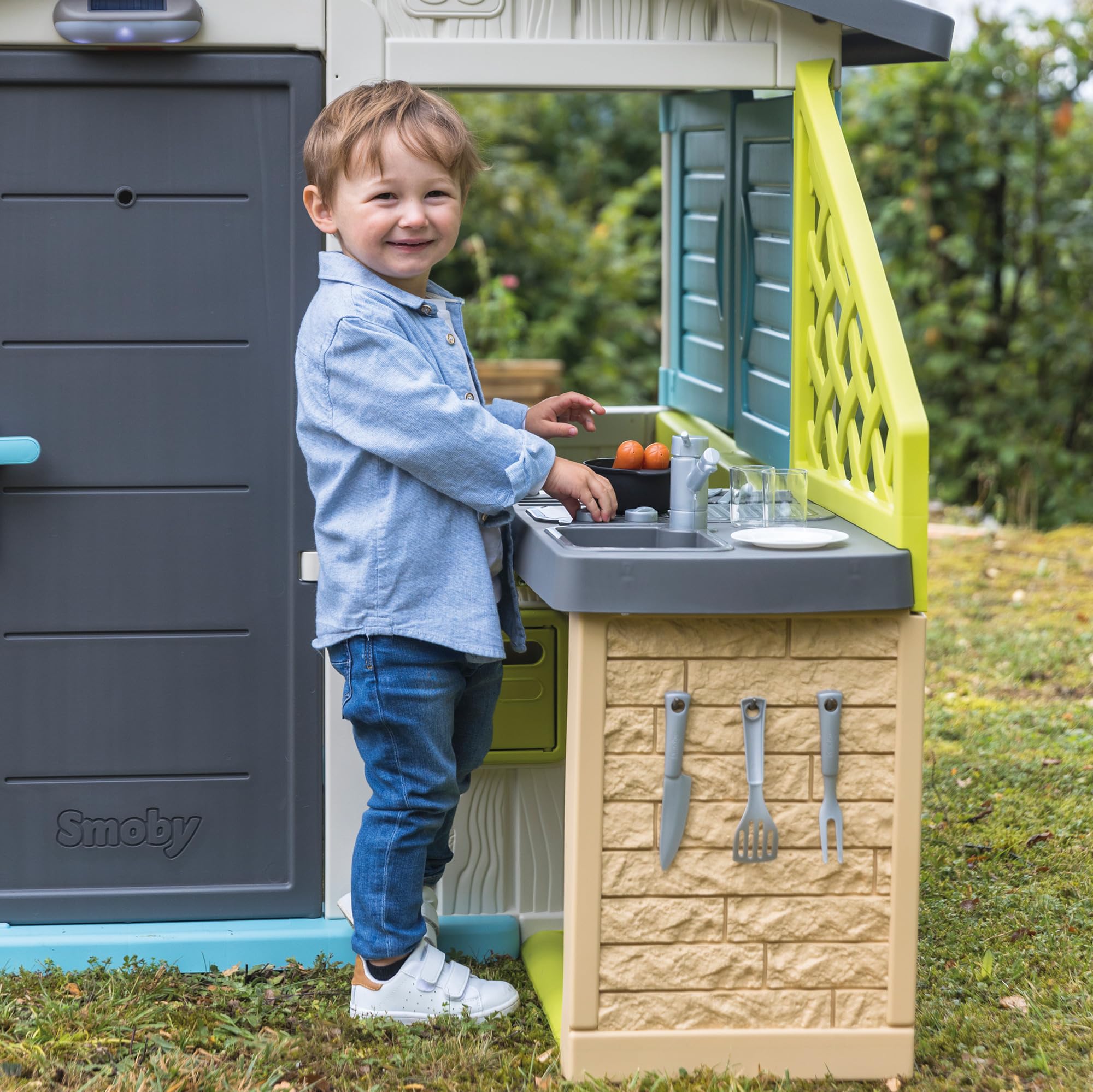 Smoby - Cucina estiva da aggiungere ad una casa Smoby - Piastra grill - Lavello con rubinetto - 17 accessori - Made in France