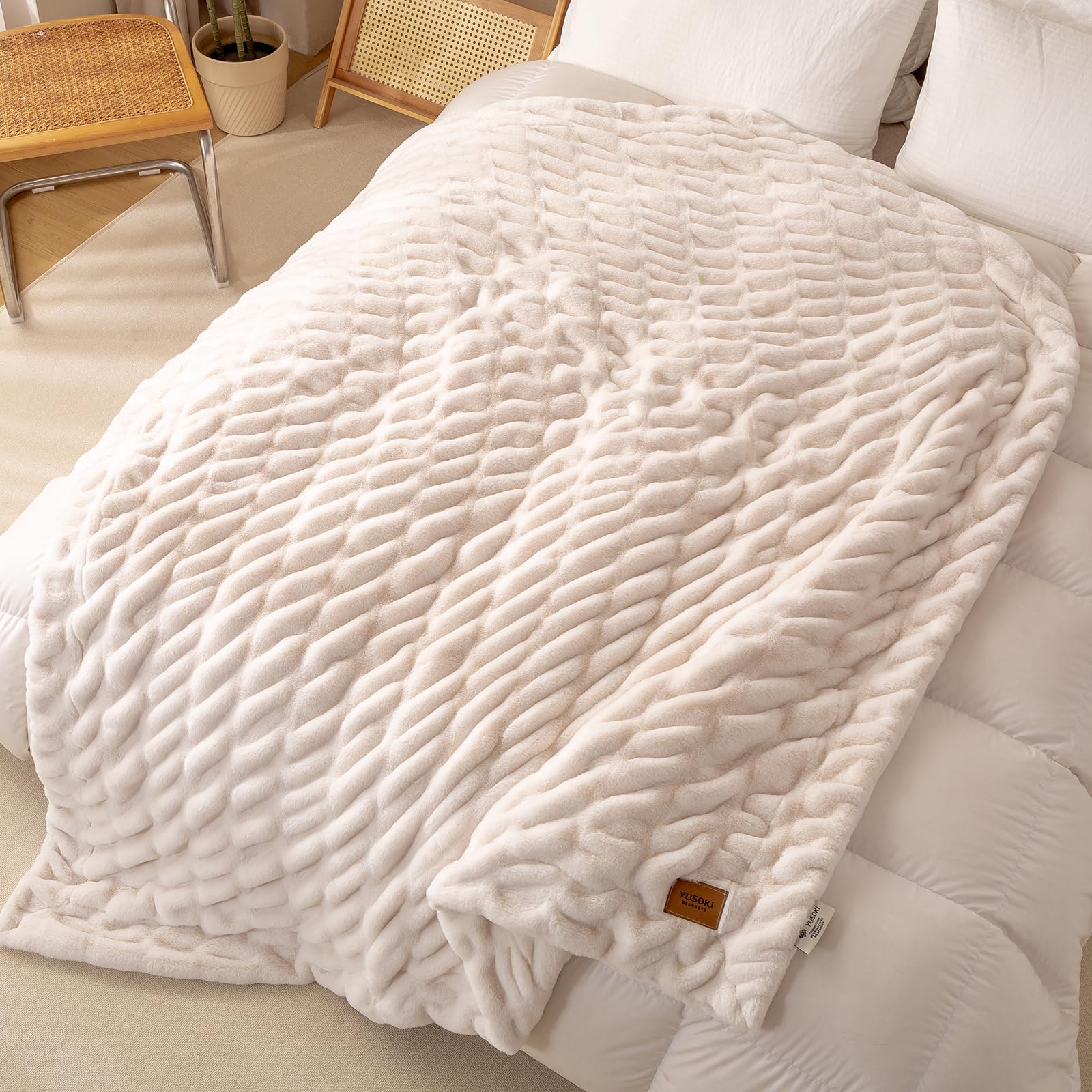 Amazon.com: YUSOKI 1000GSM Bubble Faux Rabbit Fur Throw Blanket