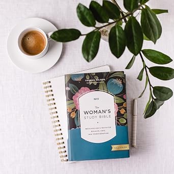 NIV, The Woman's Study Bible, Hardcover, Full-Color, Red Letter: Receiving God's Truth for Balance, Hope, and Transformation