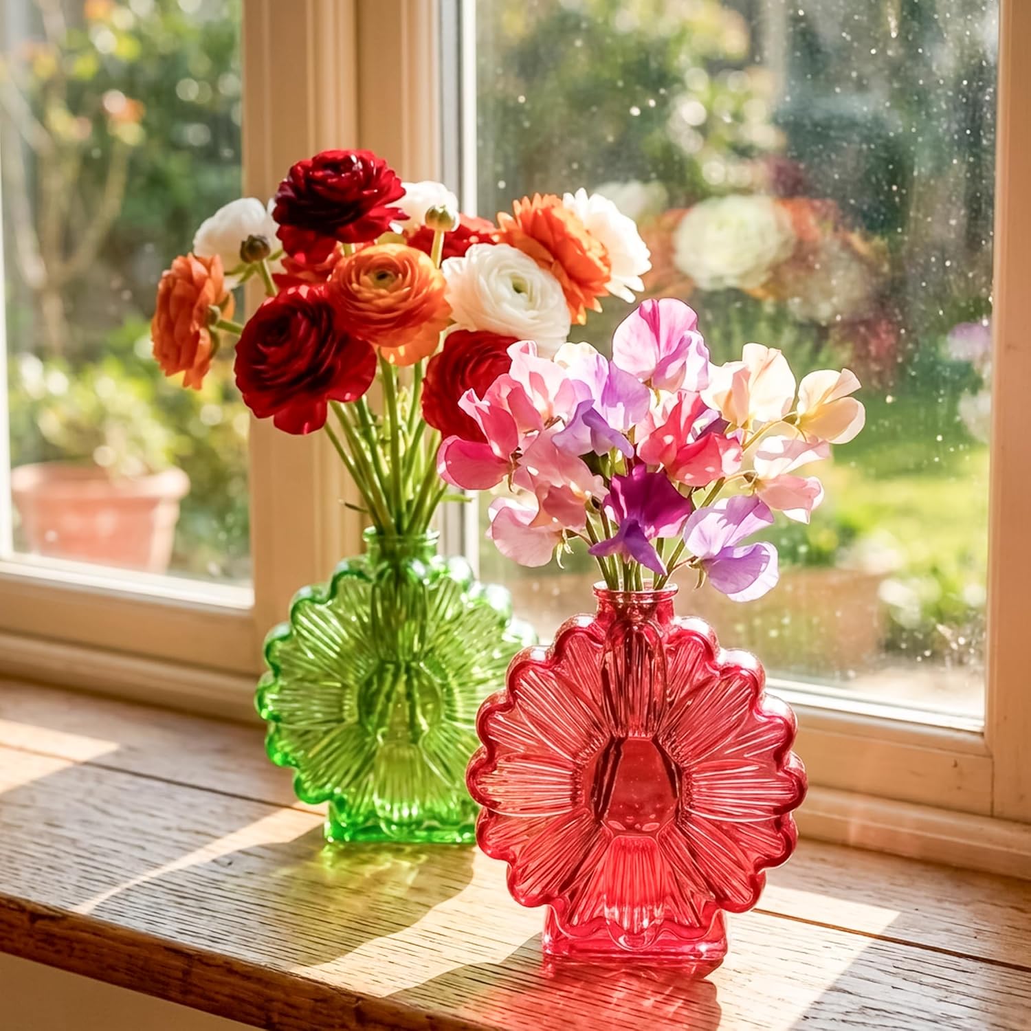 4 Pack Daisy Glass Bud Vases for Flowers - Small Aesthetic Colored Glass Vases, Vintage Floral Decor for Home, Table Centerpieces, Living Room, Wedding, Office Desktop