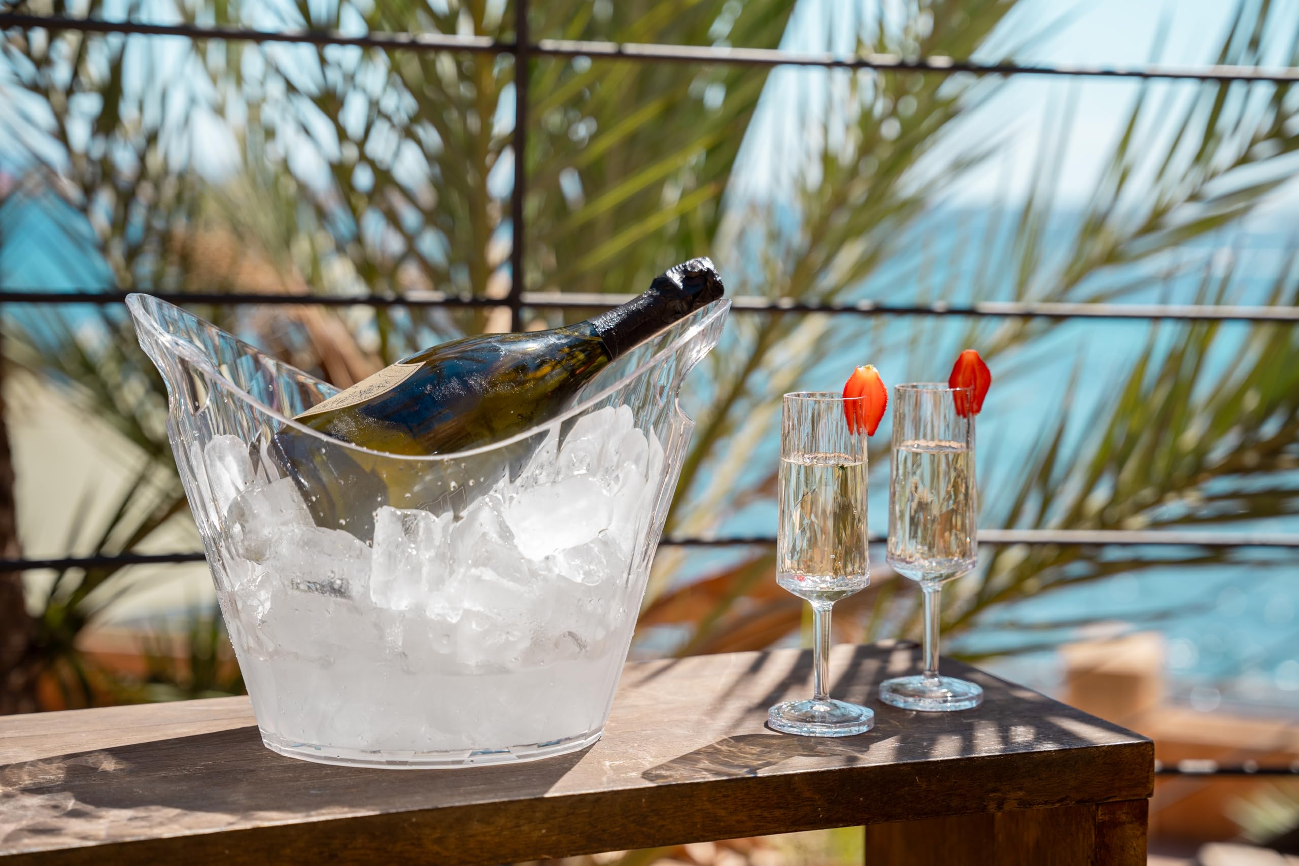 Koziol Superglas CLUB BUCKET, cubitera para vino y champán de 6 l, enfriador de botellas de lujo, plástico transparente irrompible con efecto diamante, resistente al calor y a los rayos UV, 1 unidad